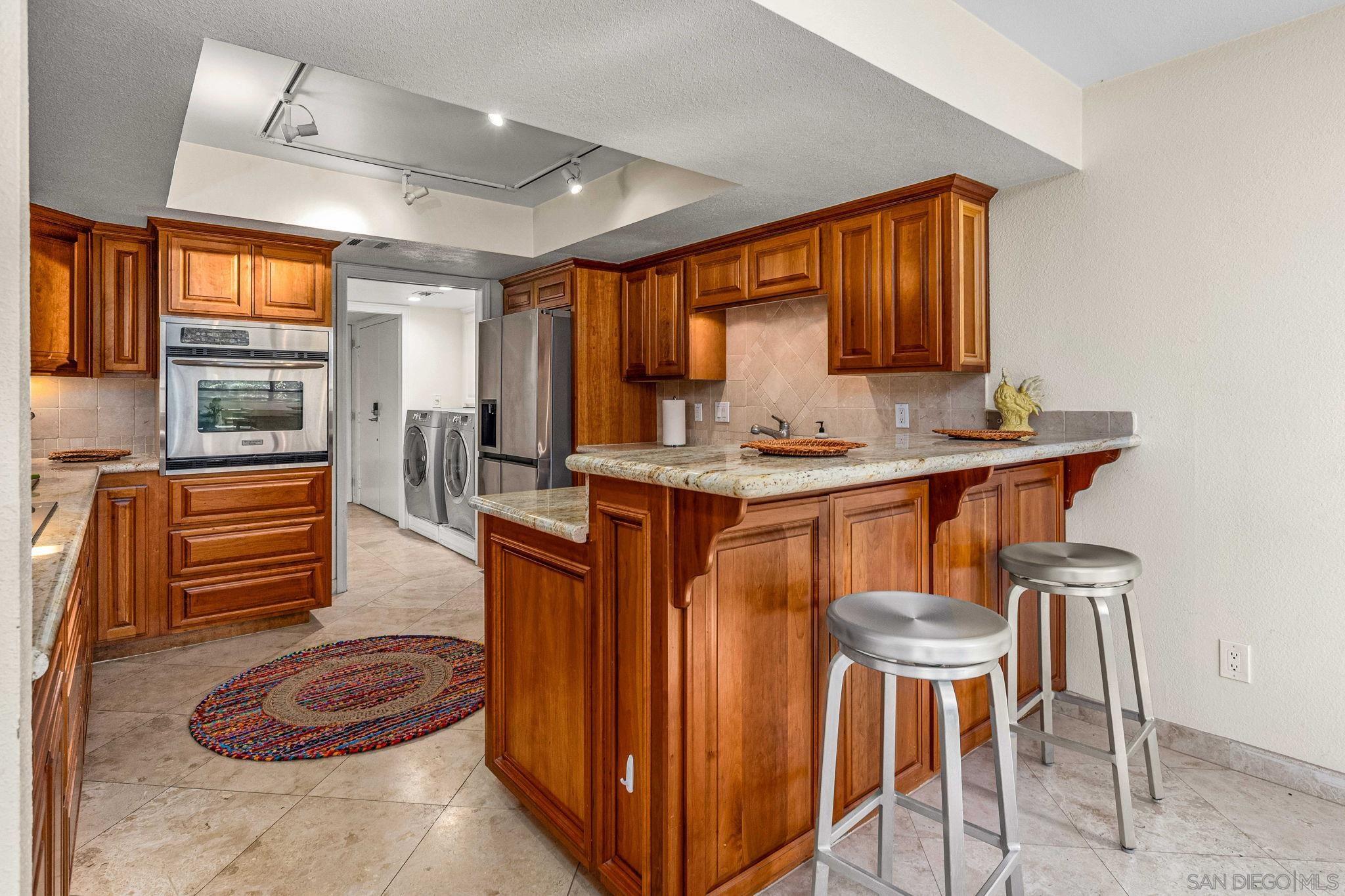 2420 Torrey Pines Rd A104