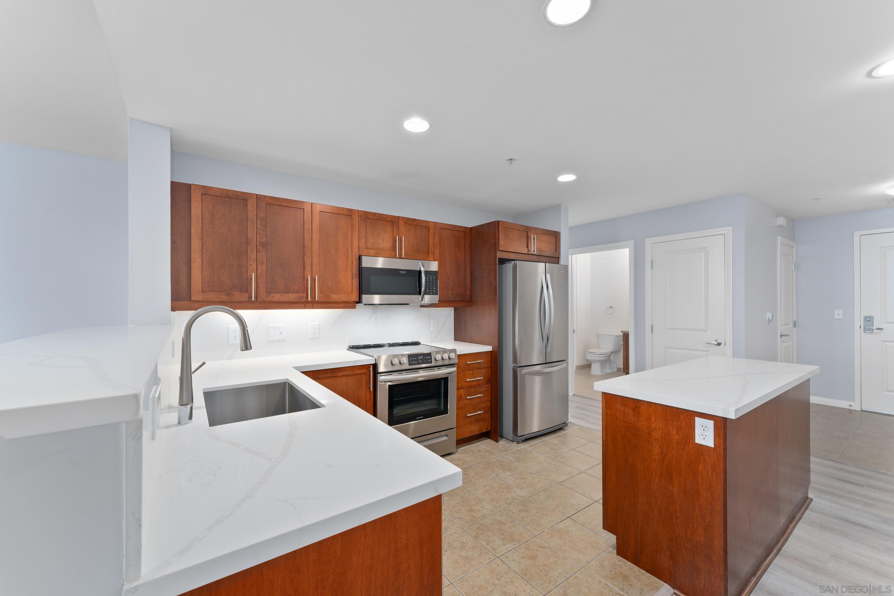 253  10Th Ave  321