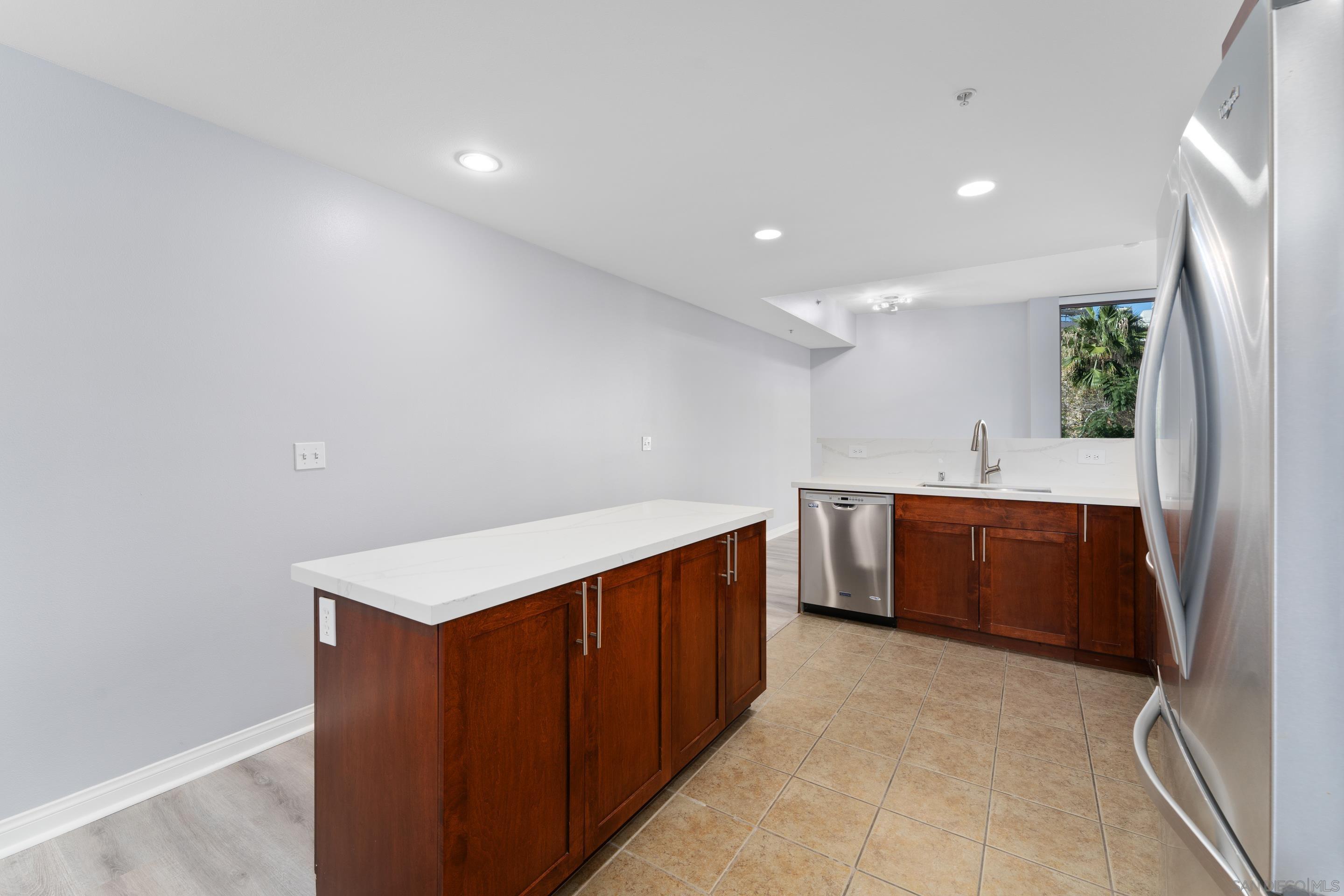 253  10Th Ave  321