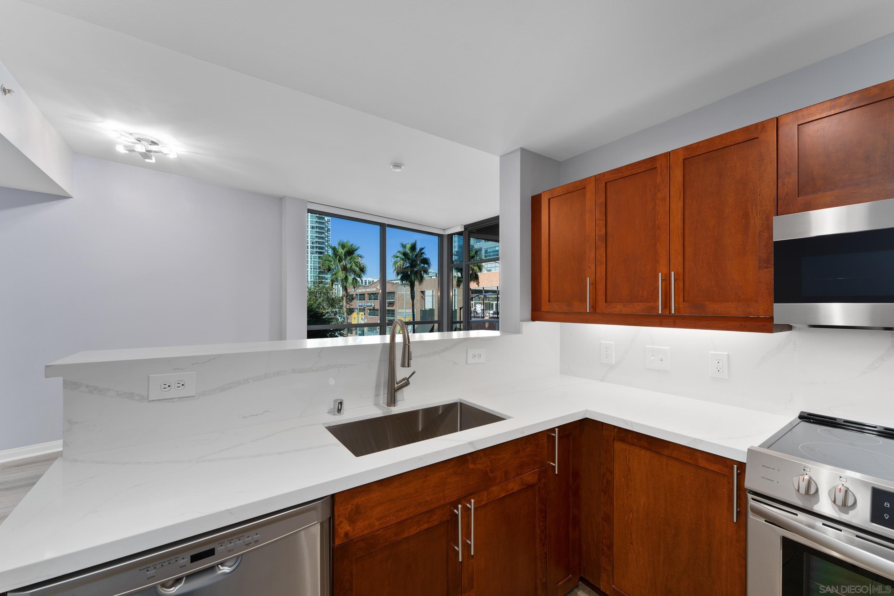 253  10Th Ave  321