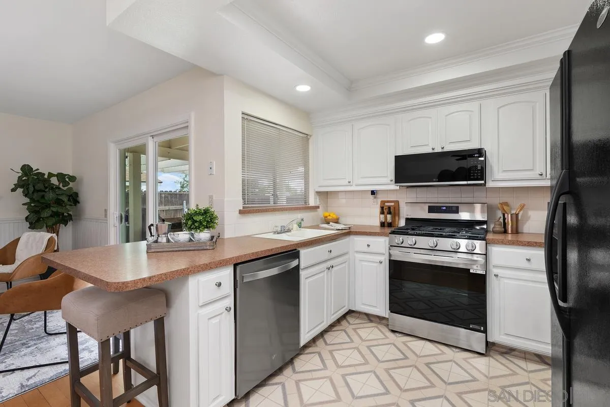 Riverside, California 92505, United States, 3 Bedrooms Bedrooms, ,2 BathroomsBathrooms,Residential,Active,99266