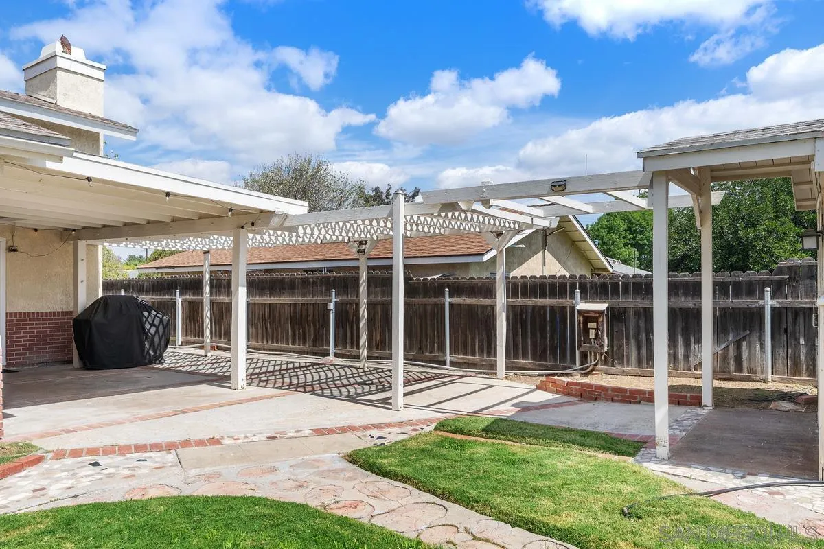 Riverside, California 92505, United States, 3 Bedrooms Bedrooms, ,2 BathroomsBathrooms,Residential,Active,99266