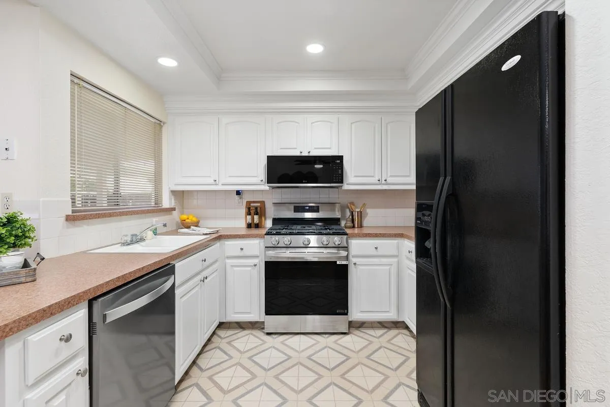 Riverside, California 92505, United States, 3 Bedrooms Bedrooms, ,2 BathroomsBathrooms,Residential,Active,99266