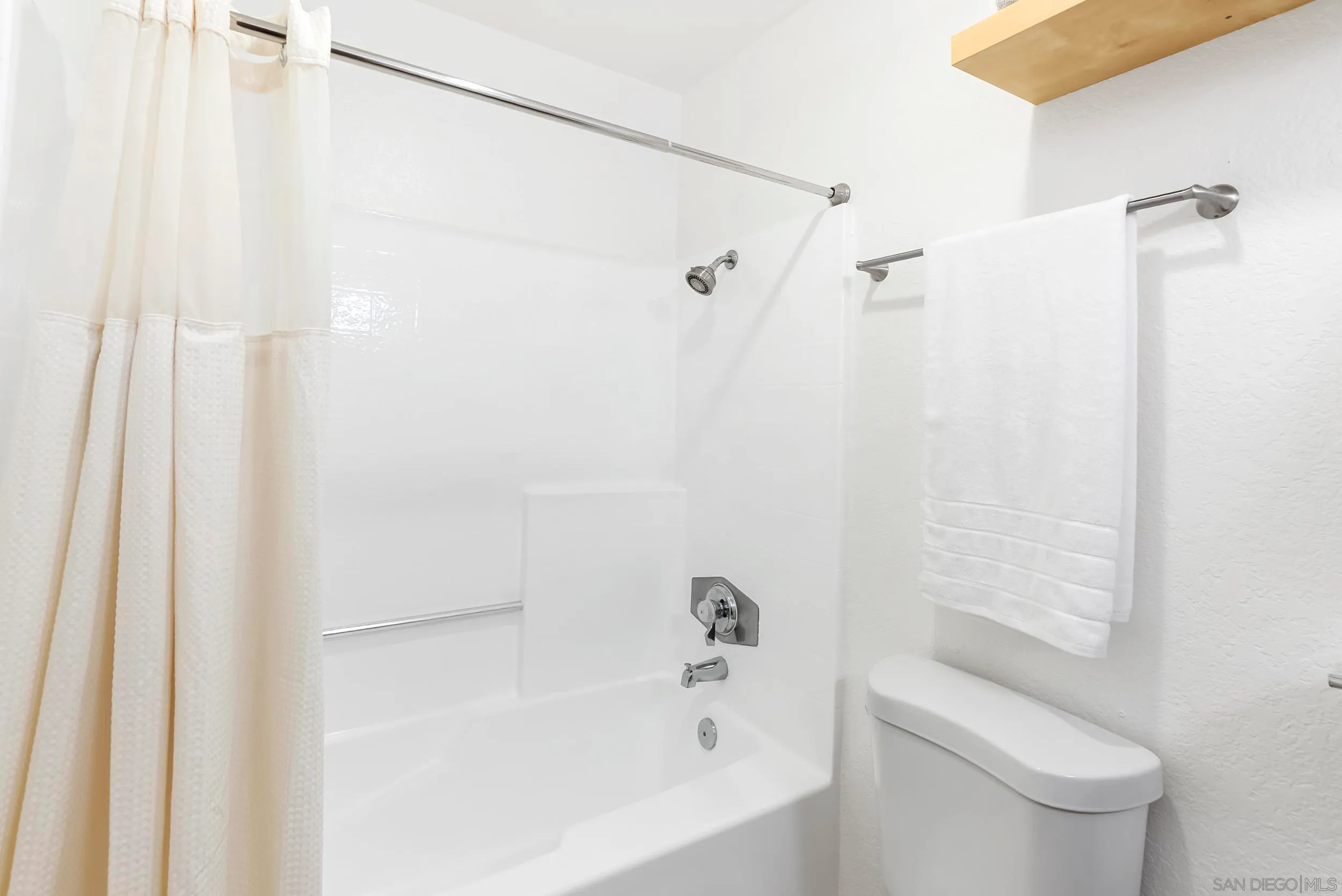 San Diego, California 92127, United States, 3 Bedrooms Bedrooms, ,2 BathroomsBathrooms,Residential,Pending,124879