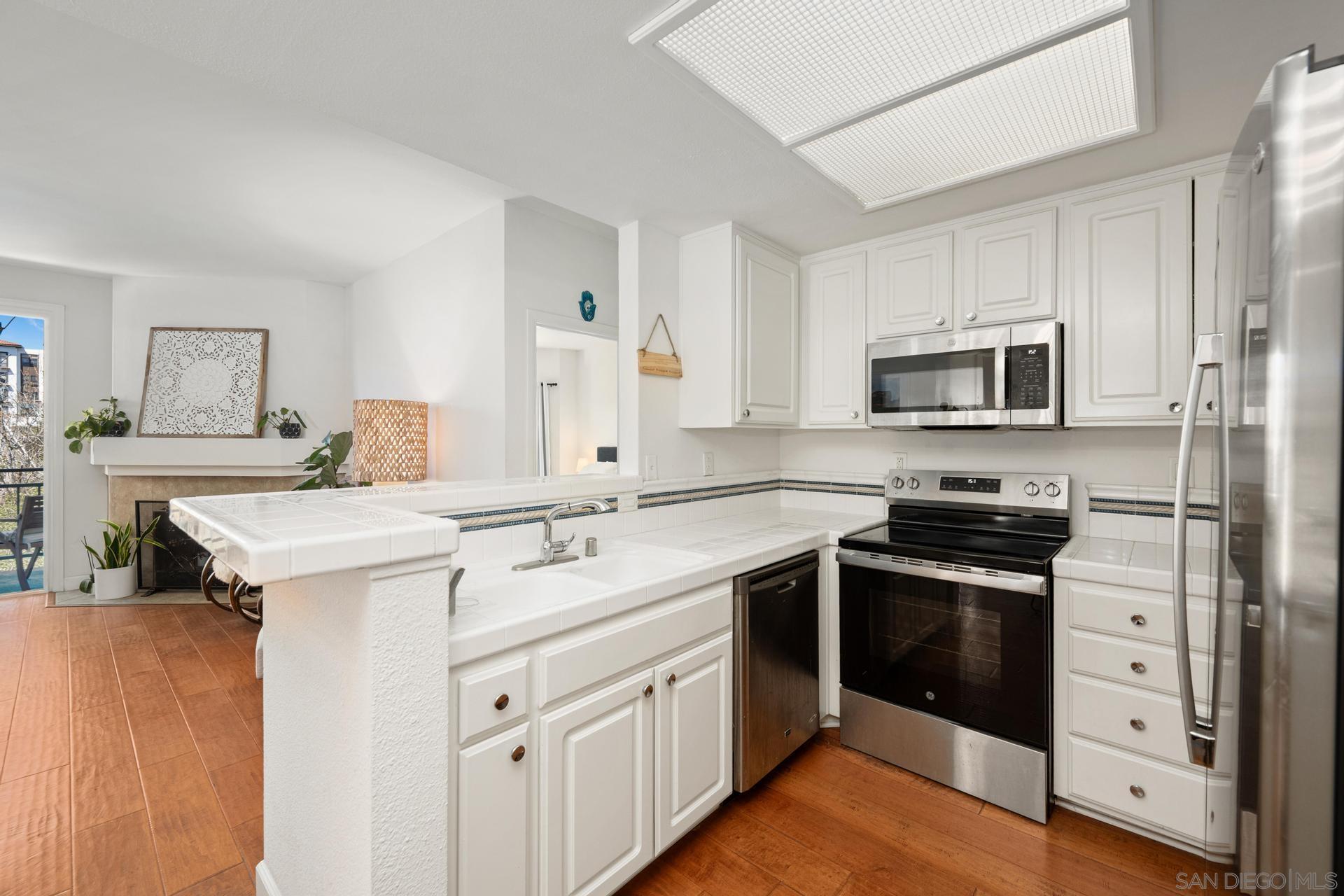 2150 Camino De La Reina 4210