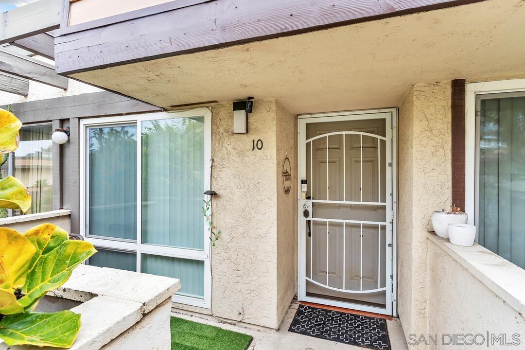 745 E Bradley Ave 10