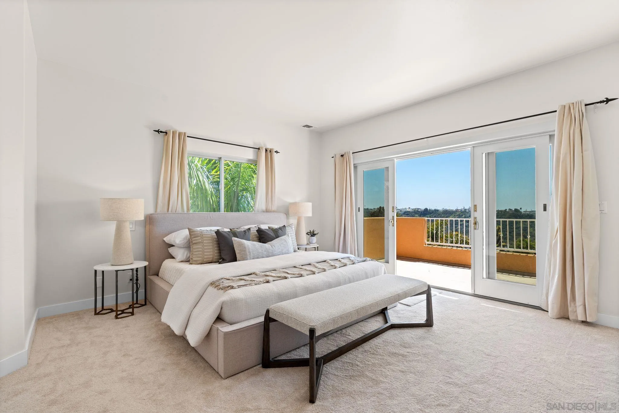 San Diego, California 92110, United States, 4 Bedrooms Bedrooms, ,3 BathroomsBathrooms,Residential,Active,127893