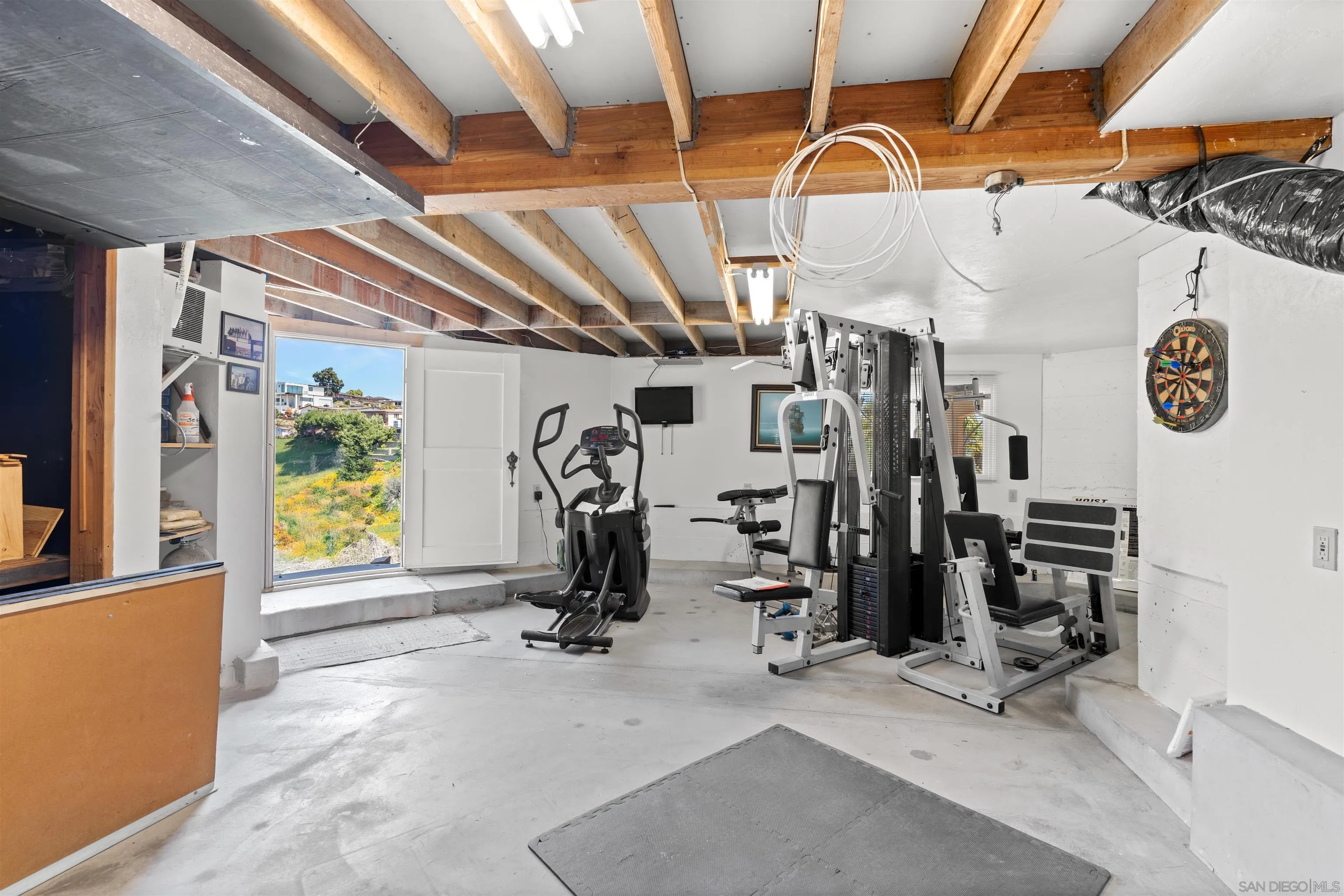 San Diego, California 92110, United States, 4 Bedrooms Bedrooms, ,3 BathroomsBathrooms,Residential,Active,127893