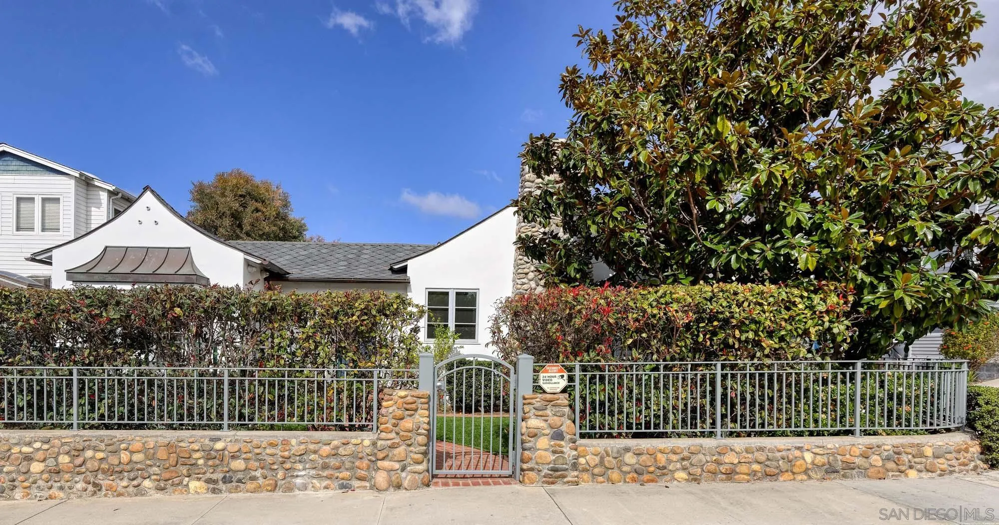 La Jolla, California 92037, United States, 4 Bedrooms Bedrooms, ,4 BathroomsBathrooms,Residential,Pending,3135