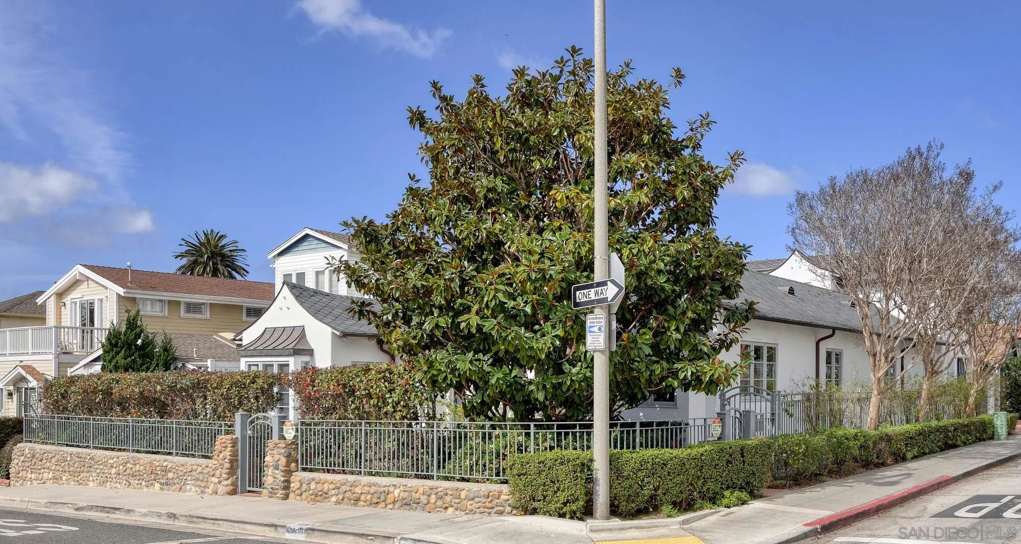 La Jolla, California 92037, United States, 4 Bedrooms Bedrooms, ,4 BathroomsBathrooms,Residential,Pending,3135