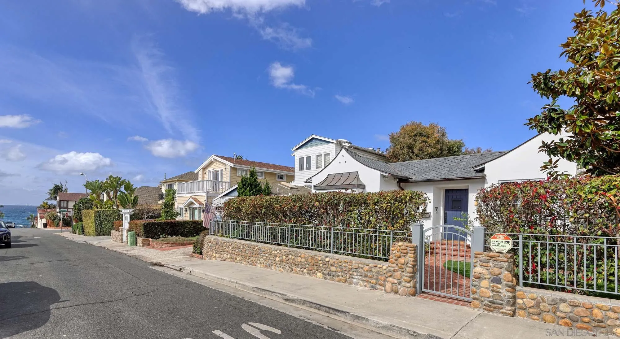 La Jolla, California 92037, United States, 4 Bedrooms Bedrooms, ,4 BathroomsBathrooms,Residential,Pending,3135