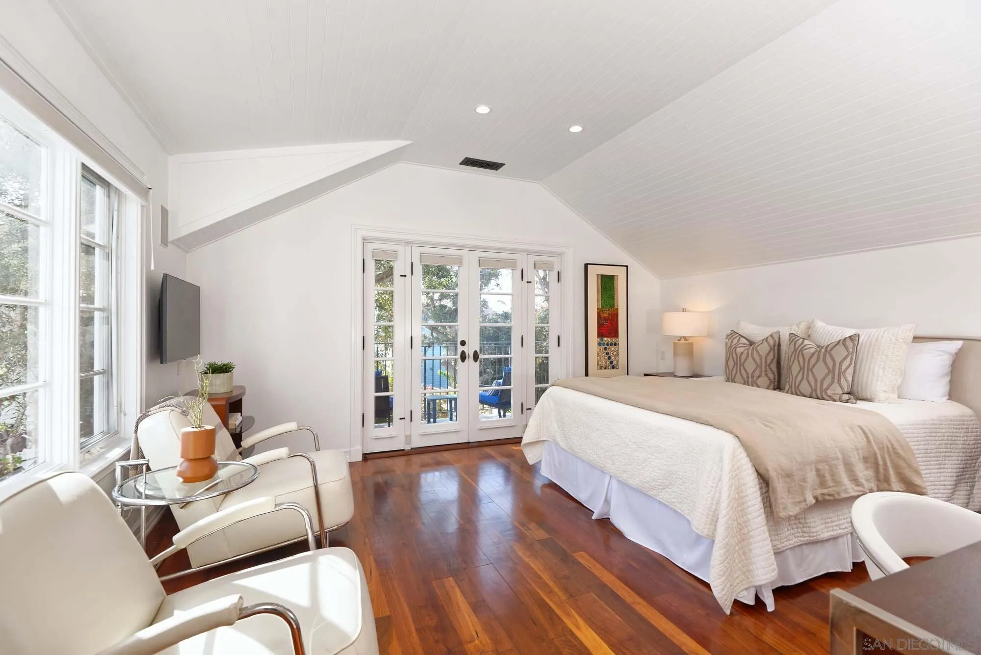 La Jolla, California 92037, United States, 4 Bedrooms Bedrooms, ,4 BathroomsBathrooms,Residential,Pending,3135