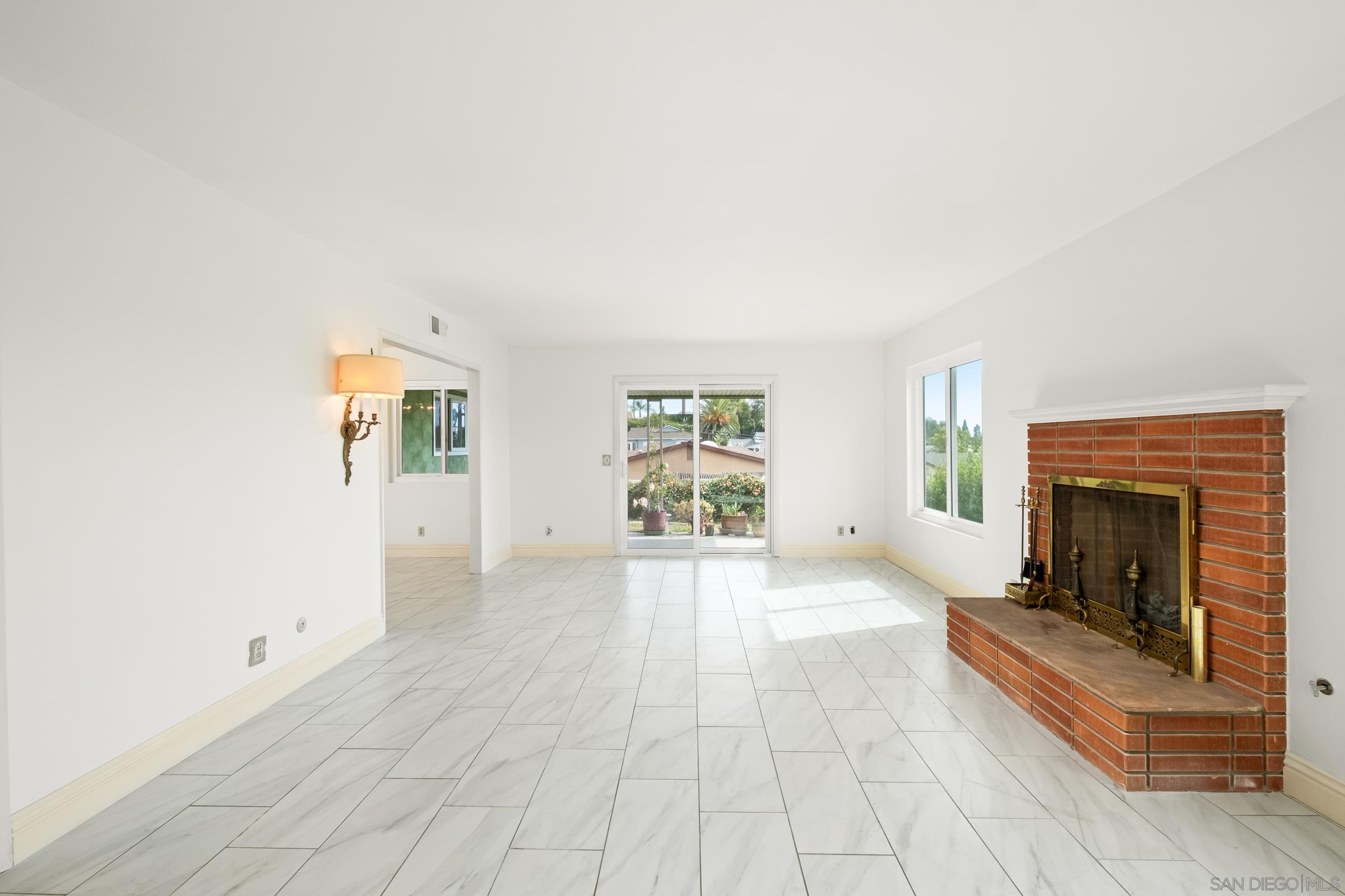 3827 Westgate Pl