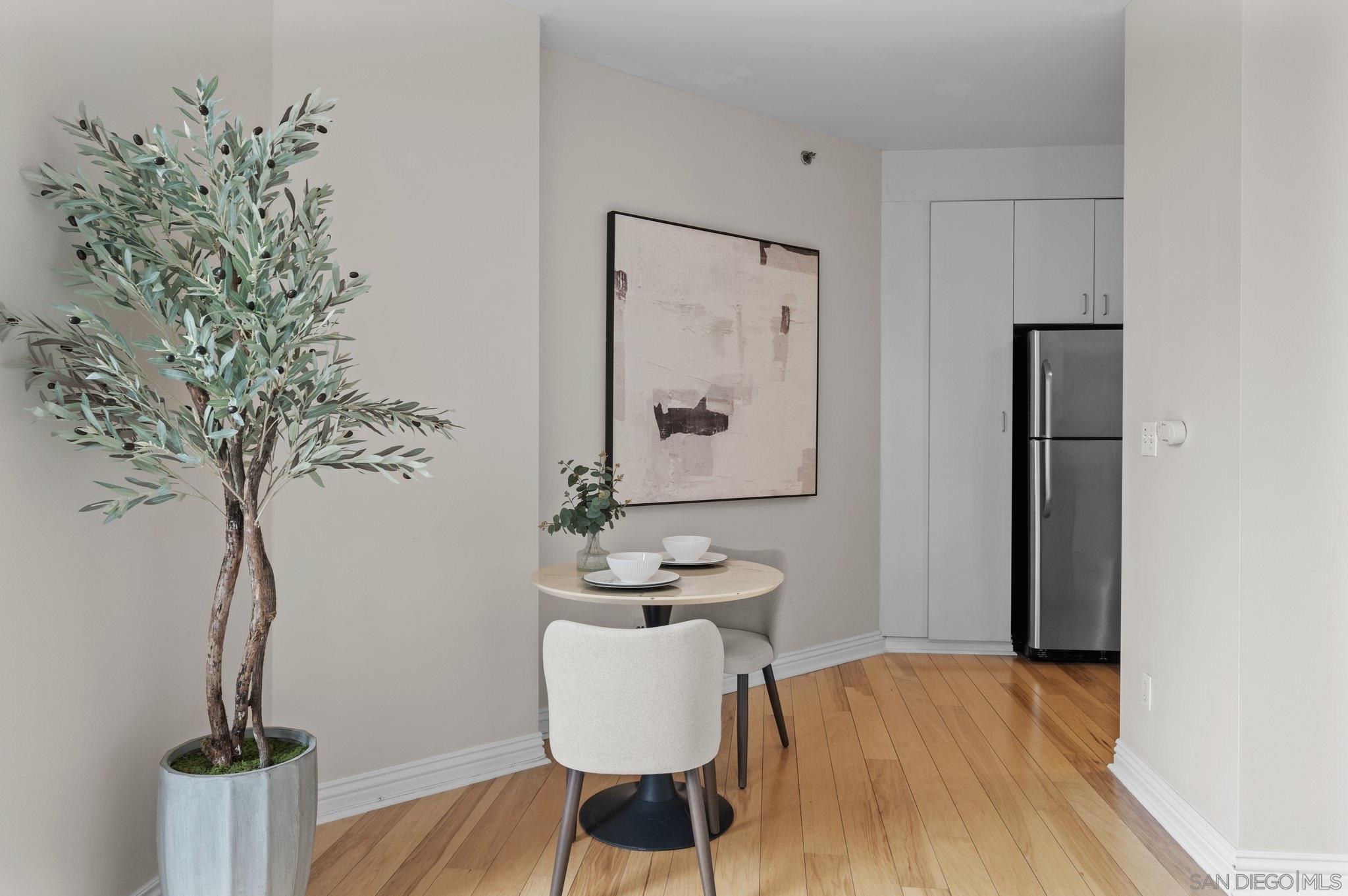 702  Ash St.  401