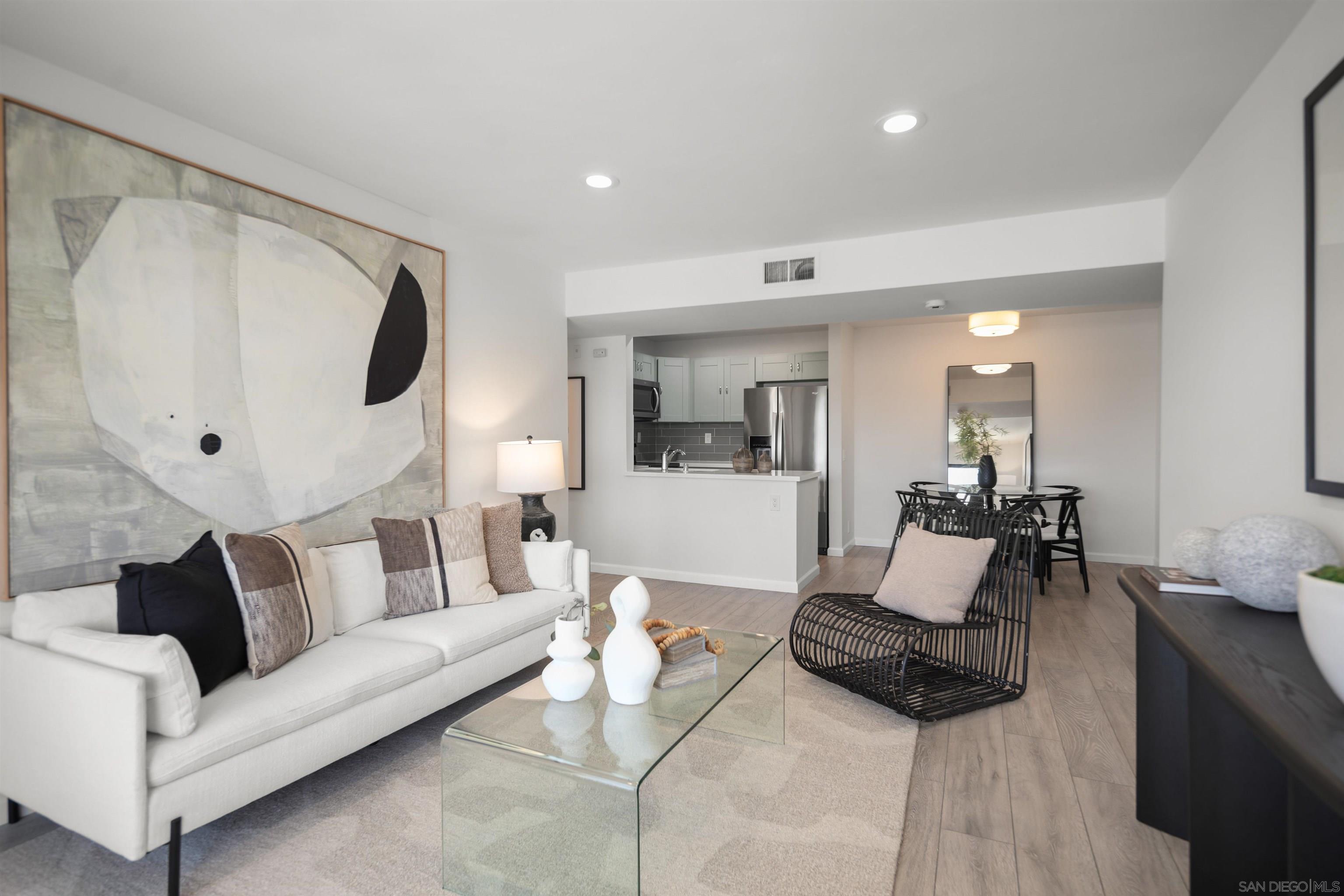 4545 Arizona St 308