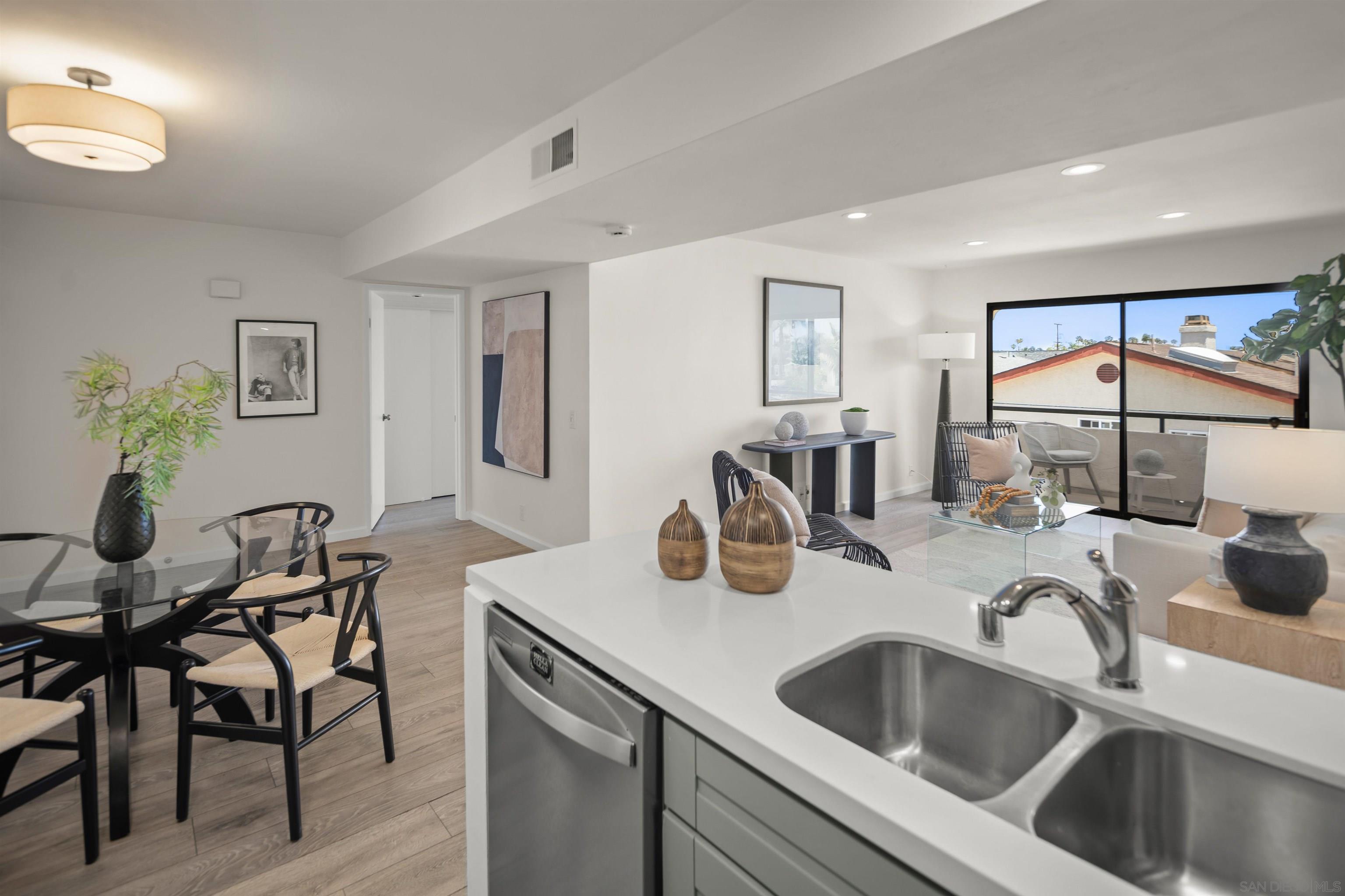 4545 Arizona St 308