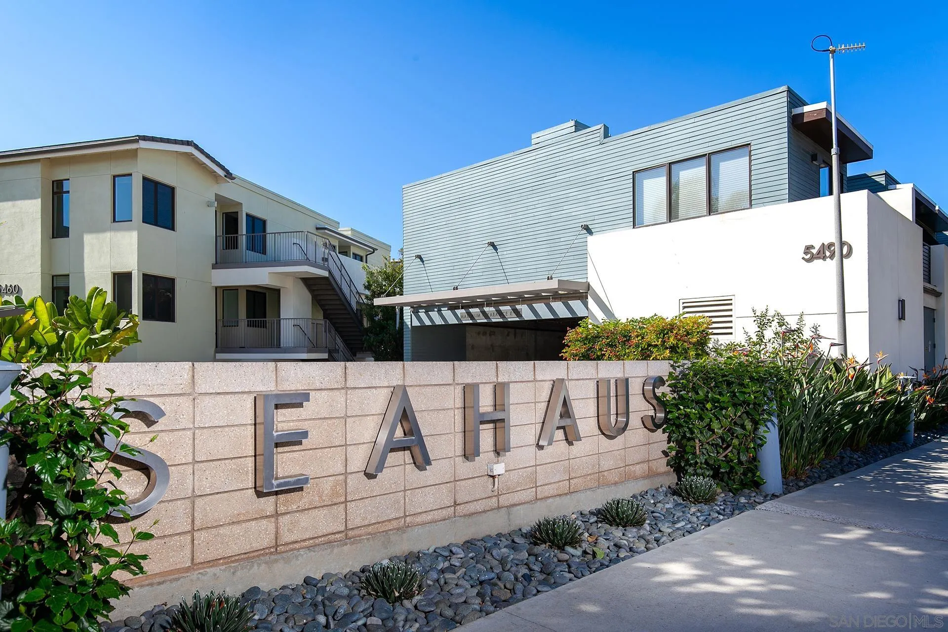 La Jolla, California 92037, United States, ,1 BathroomBathrooms,Residential,Pending,14042