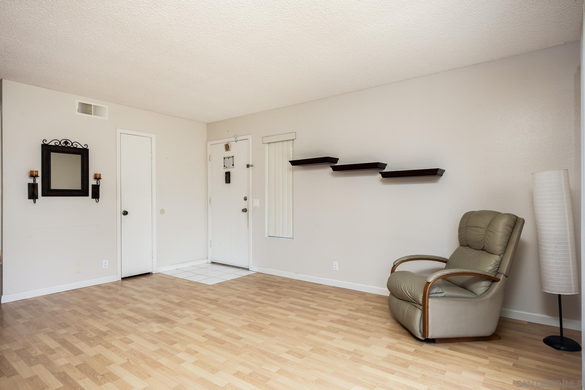 6880 Bear River Row 1