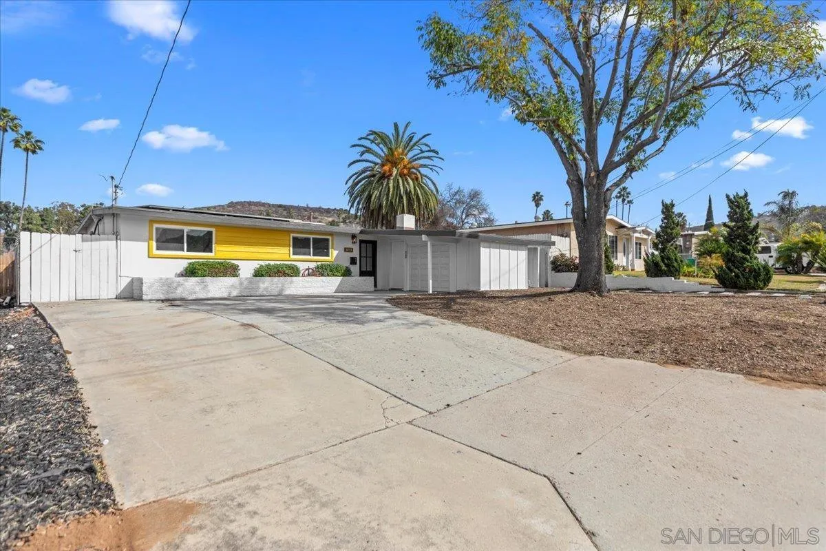 Santee, California 92071, United States, 3 Bedrooms Bedrooms, ,2 BathroomsBathrooms,Residential,Active,112775