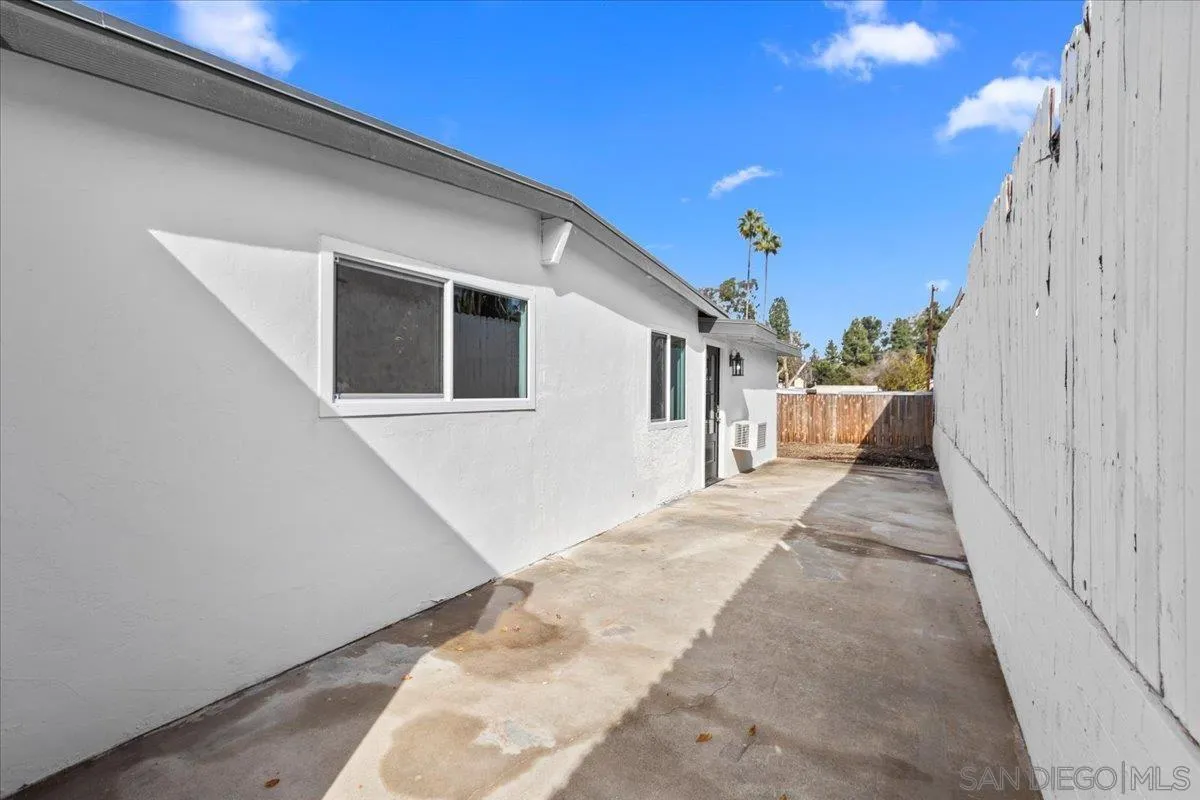 Santee, California 92071, United States, 3 Bedrooms Bedrooms, ,2 BathroomsBathrooms,Residential,Active,112775