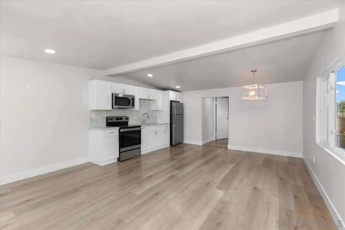 Santee, California 92071, United States, 3 Bedrooms Bedrooms, ,2 BathroomsBathrooms,Residential,Active,112775