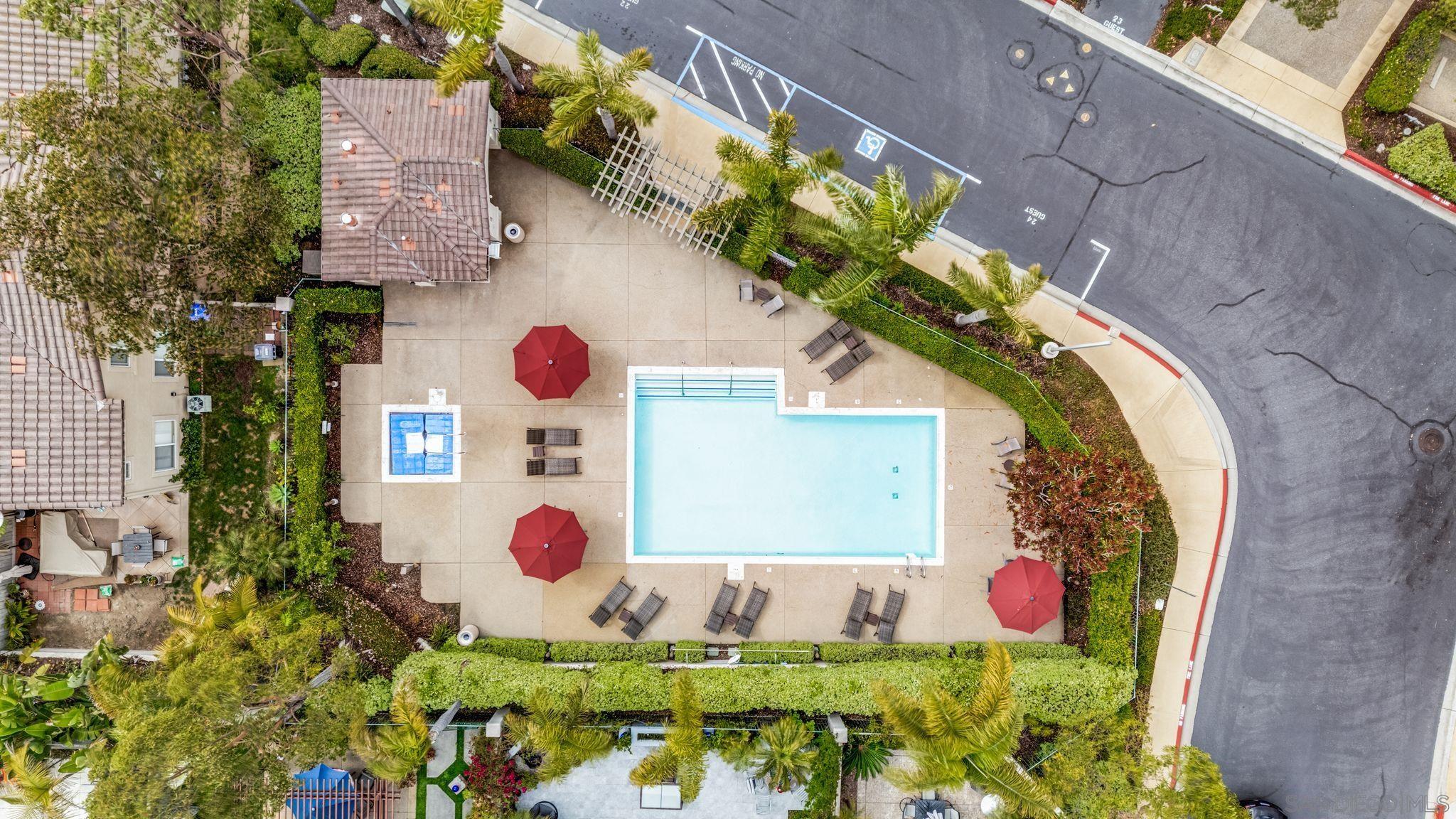 6423 Alexandri Cir