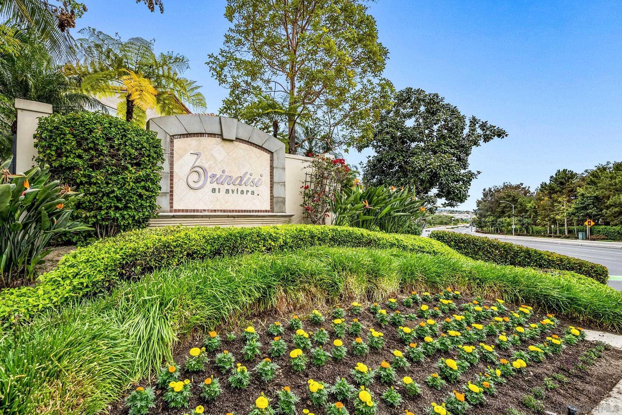 6423 Alexandri Cir