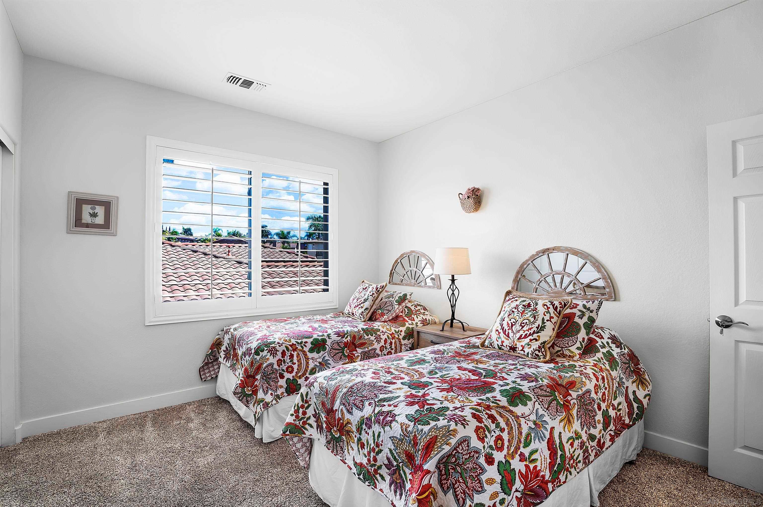 1306 TRAVER