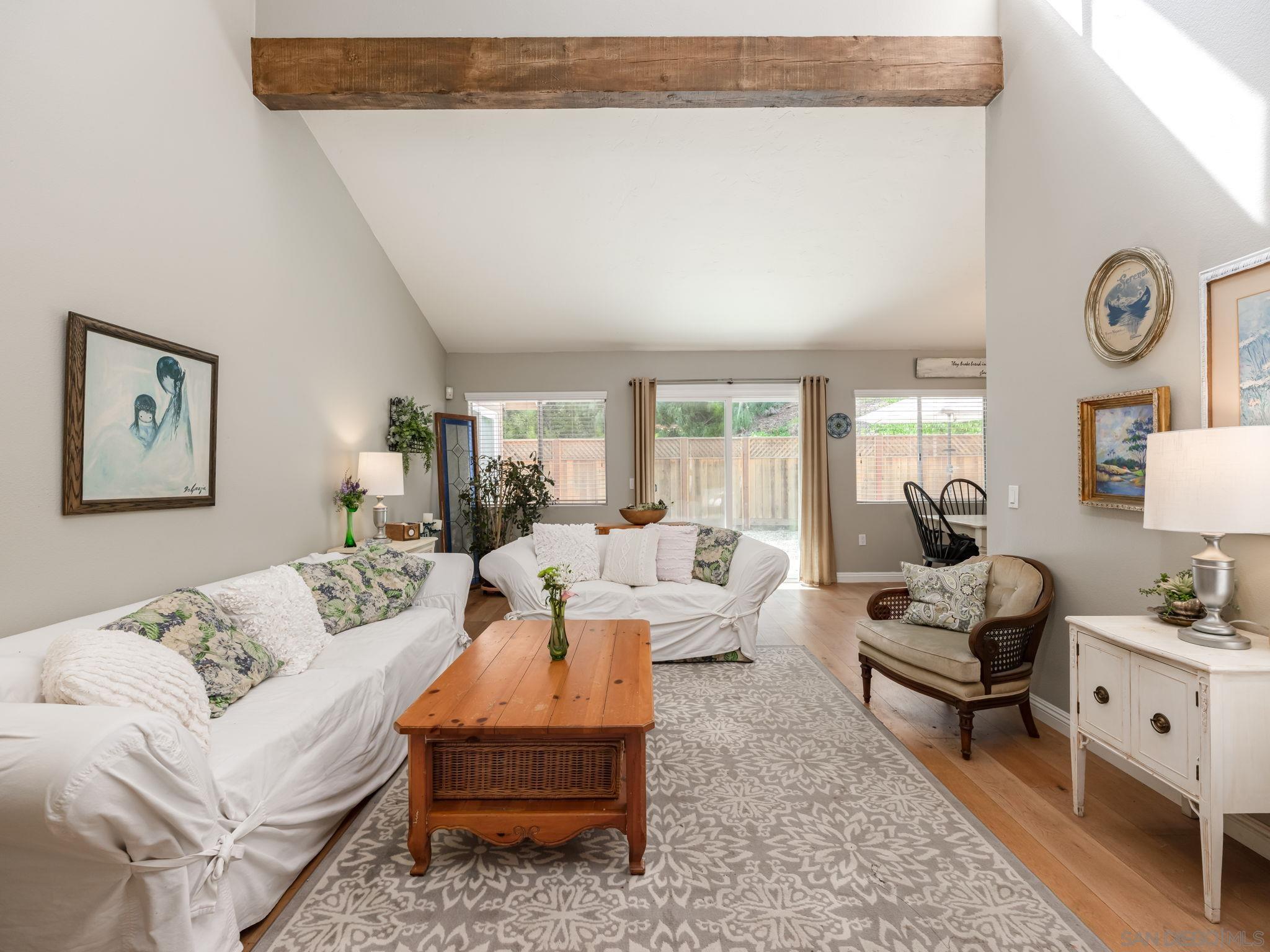 1833  Wintergreen Gln

                                                                             Escondido                                

                                    , CA - $724,900