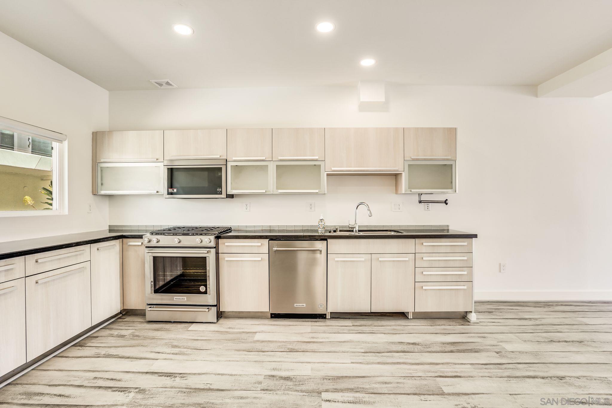 401 N Coast Hwy Unit 207