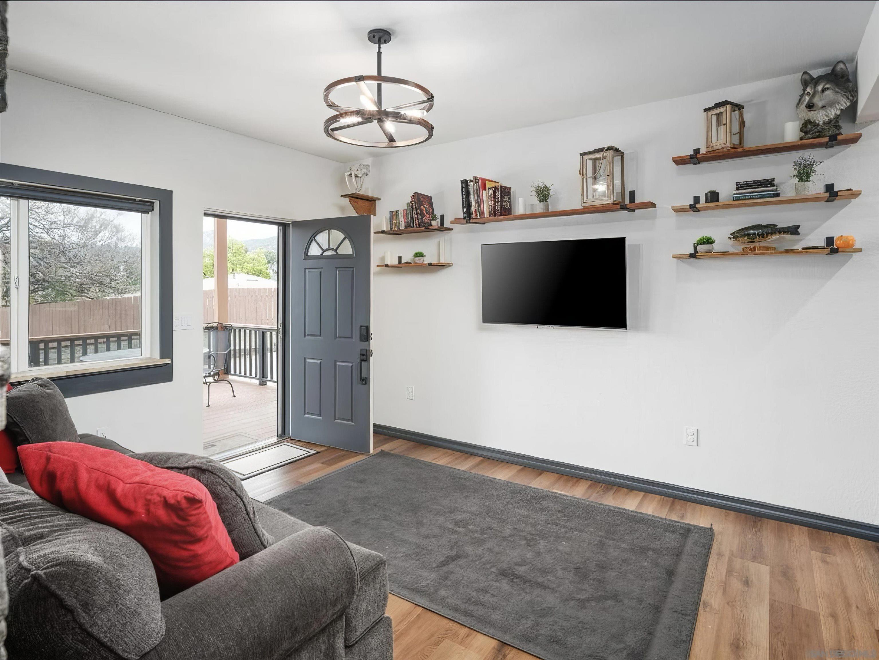 13210 Medallion Ln