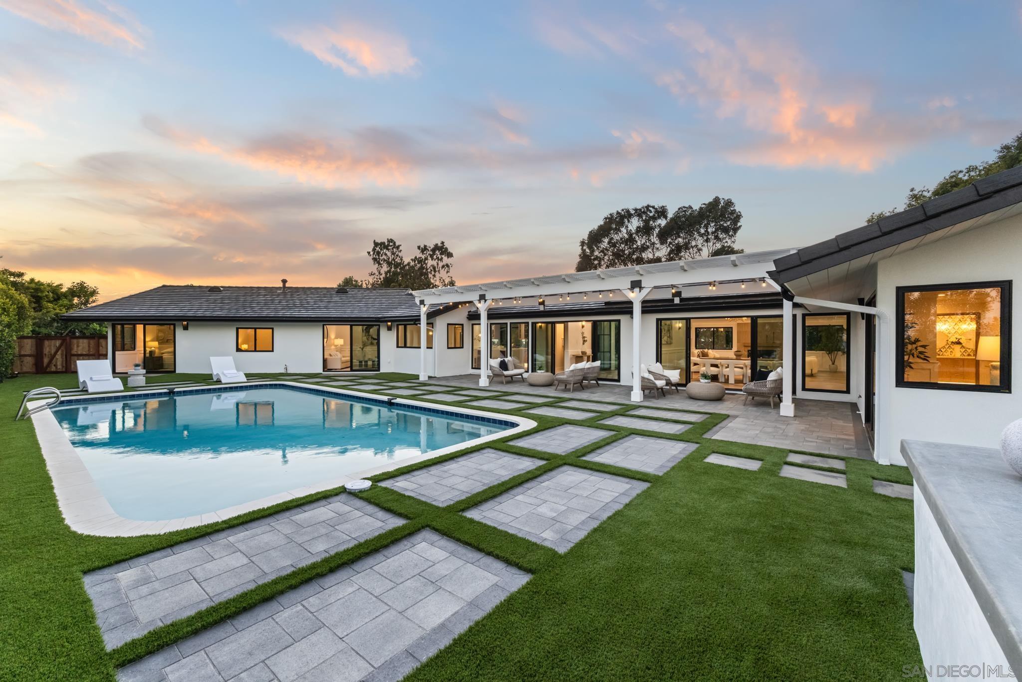 2975 Woodford Drive