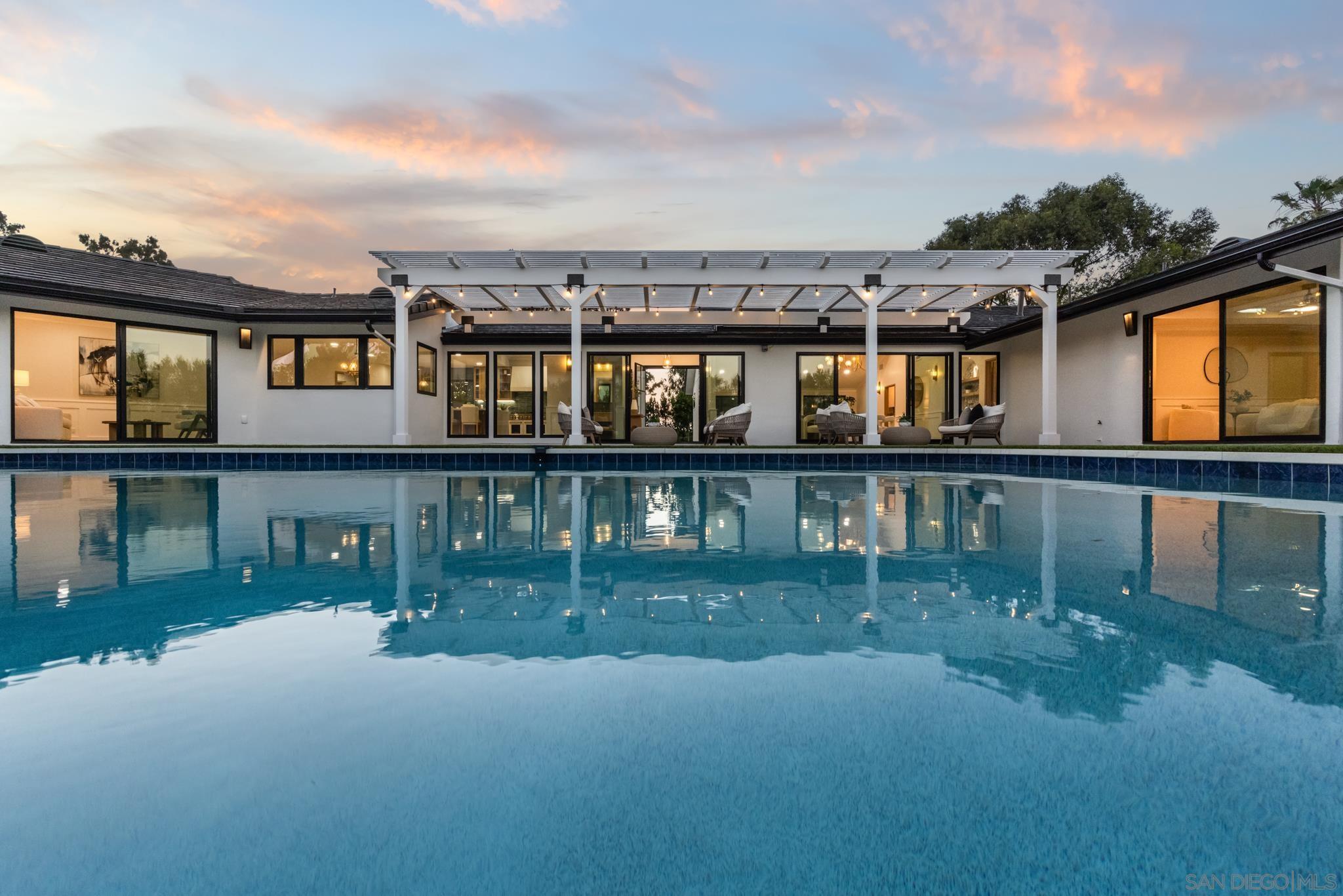 2975 Woodford Drive