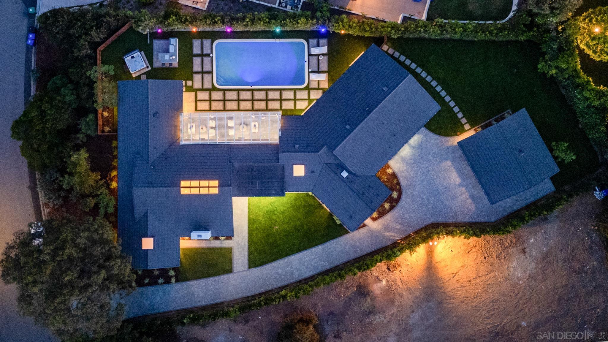 2975 Woodford Drive