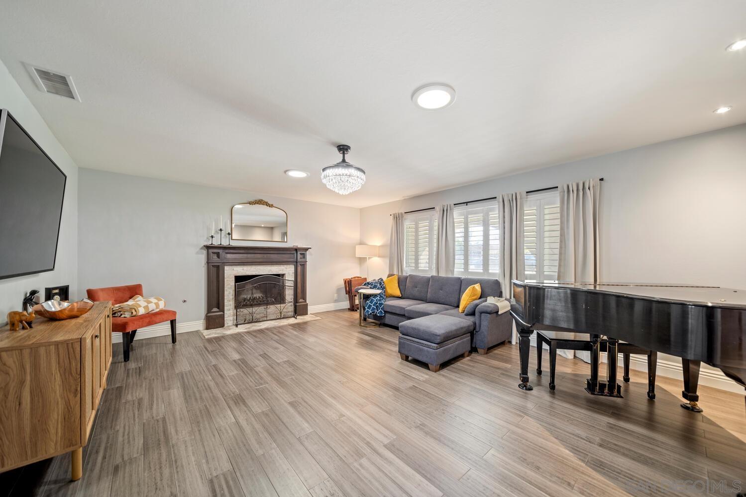 1654 Palomino Ln