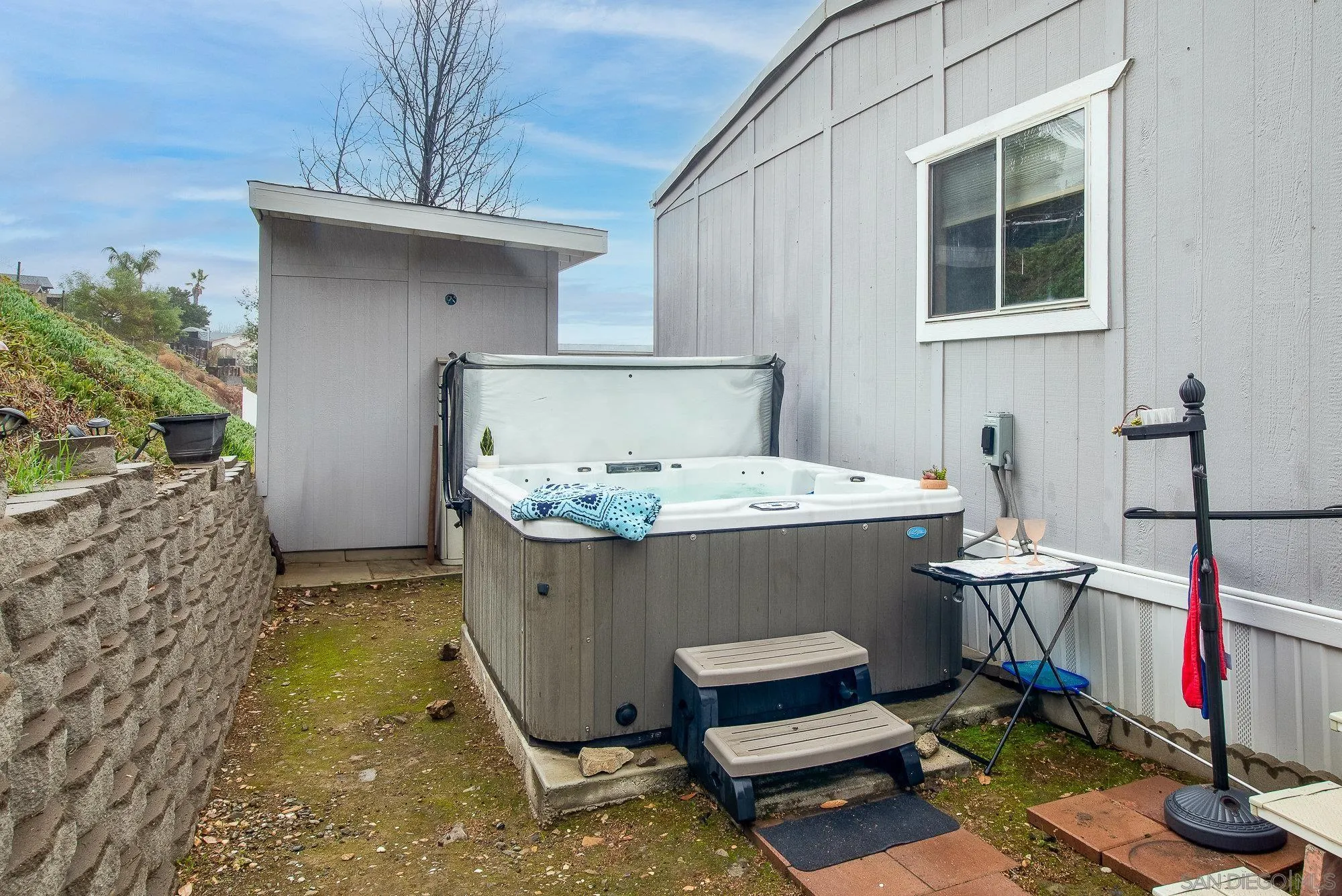 Lakeside, California 92040, United States, 3 Bedrooms Bedrooms, ,2 BathroomsBathrooms,Residential,Active,1757