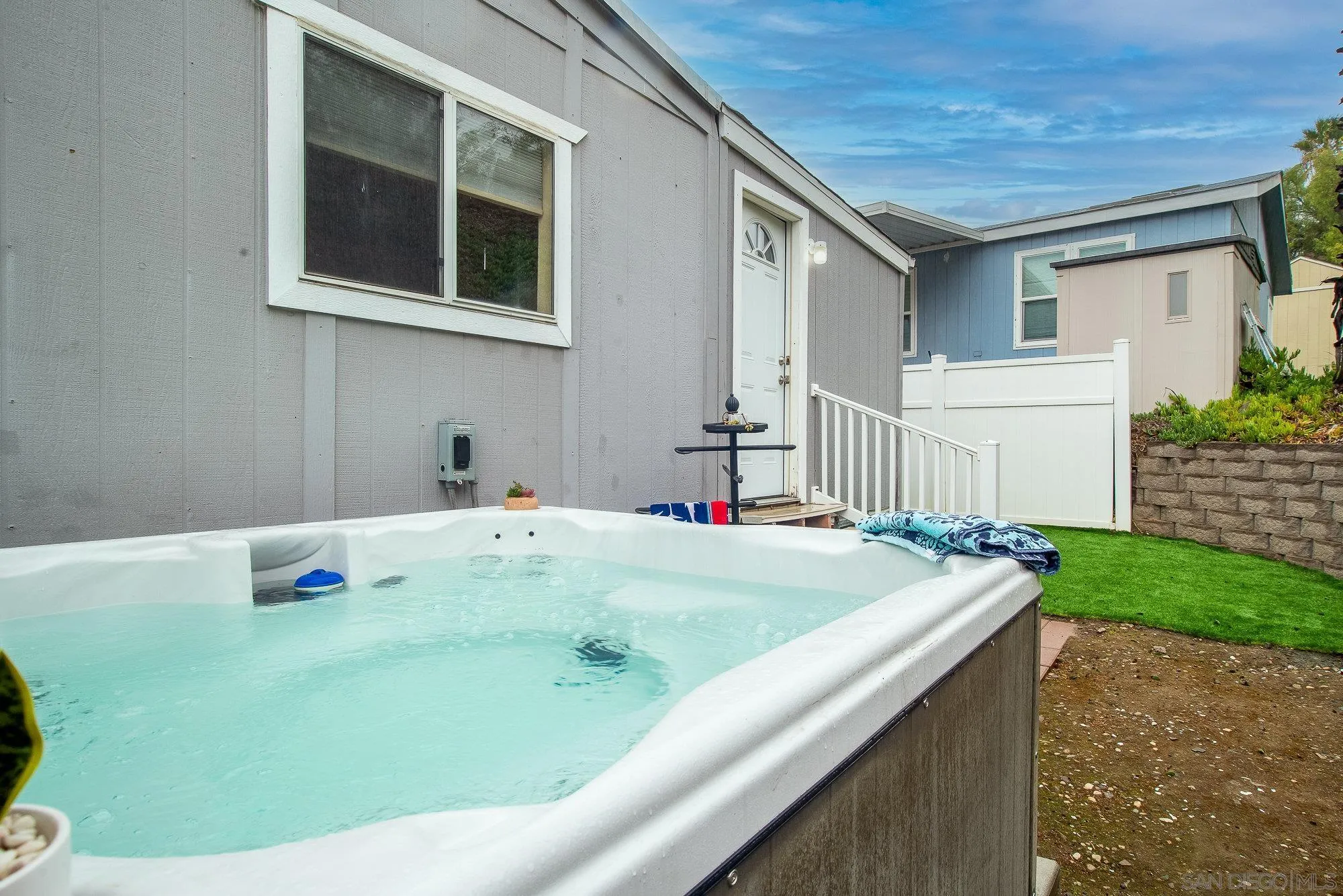 Lakeside, California 92040, United States, 3 Bedrooms Bedrooms, ,2 BathroomsBathrooms,Residential,Active,1757