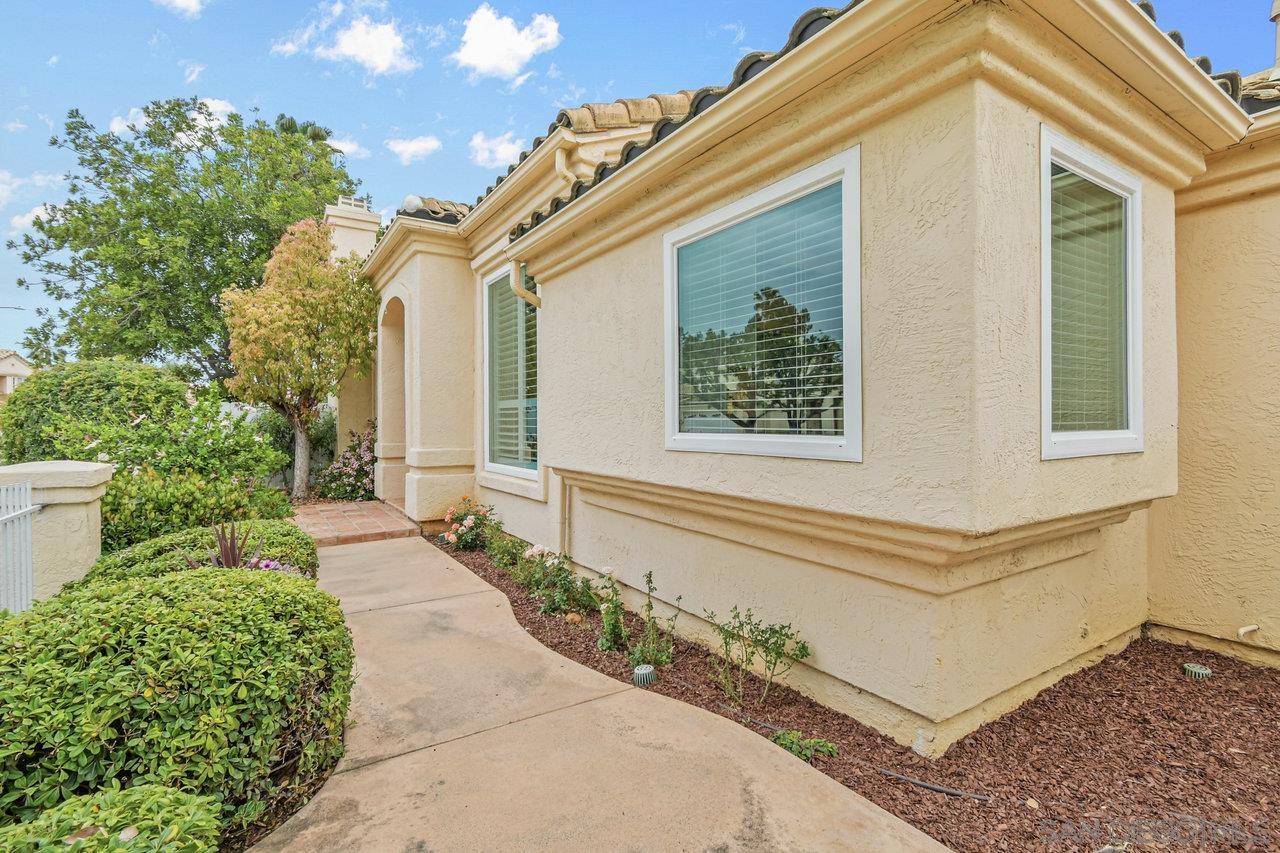 11650 Via Rancho San Diego