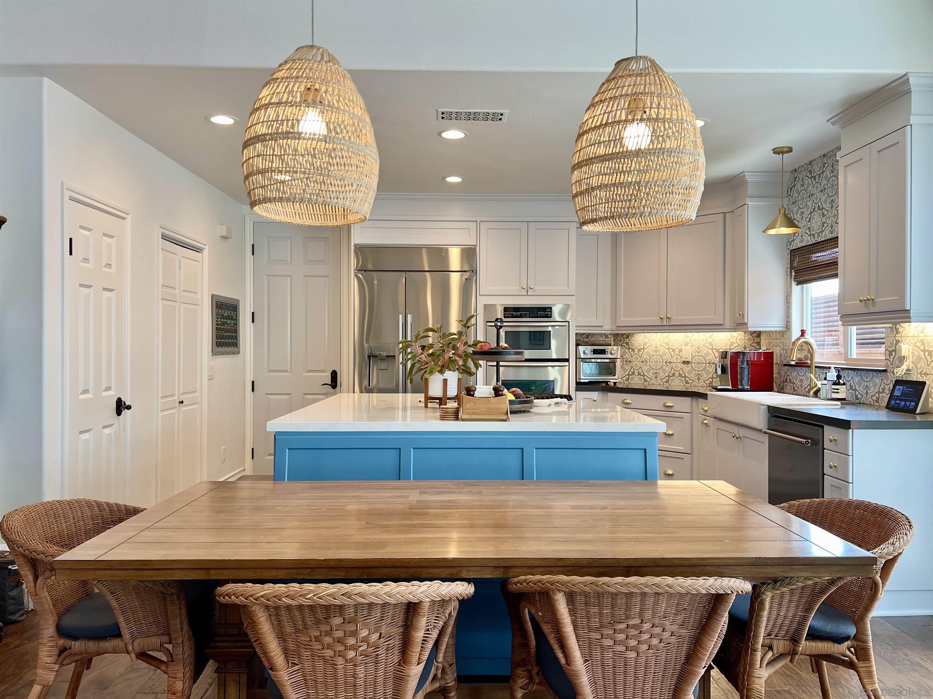 517 N Cedros