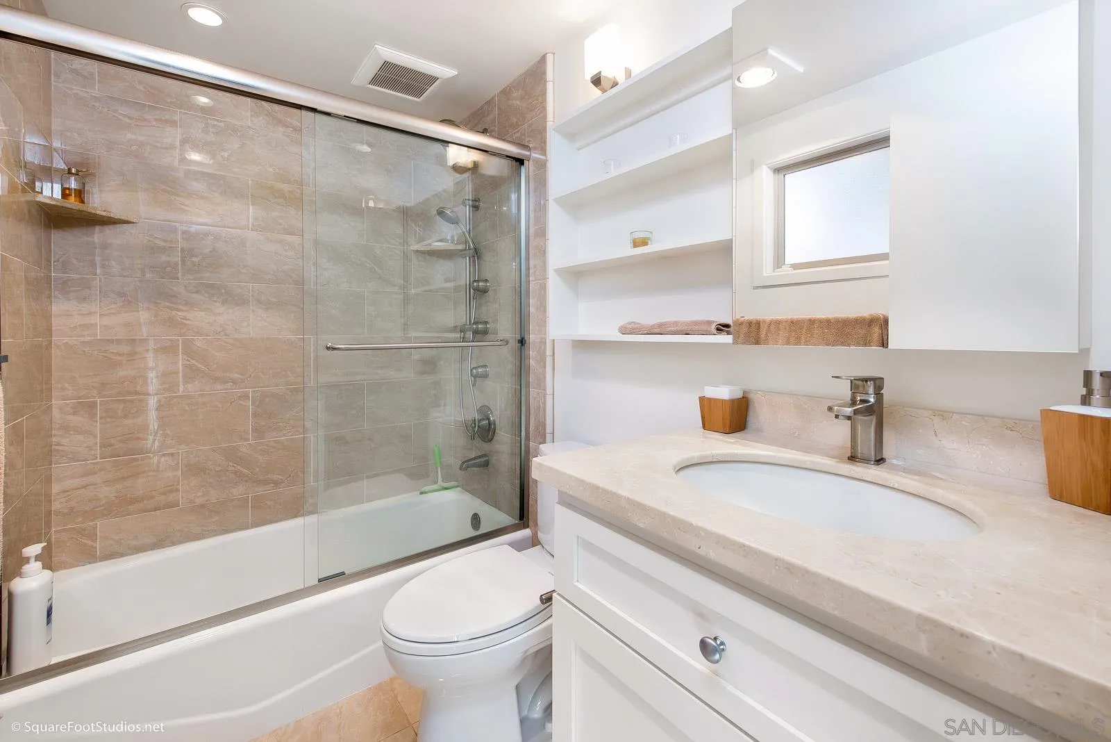 La Jolla, California 92037, United States, 3 Bedrooms Bedrooms, ,3 BathroomsBathrooms,Residential,Active,9560