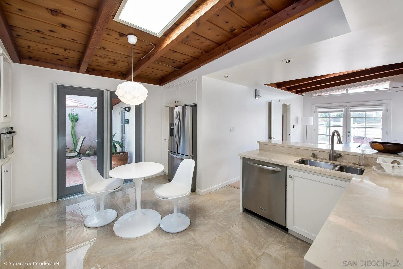 La Jolla, California 92037, United States, 3 Bedrooms Bedrooms, ,3 BathroomsBathrooms,Residential,Active,9560