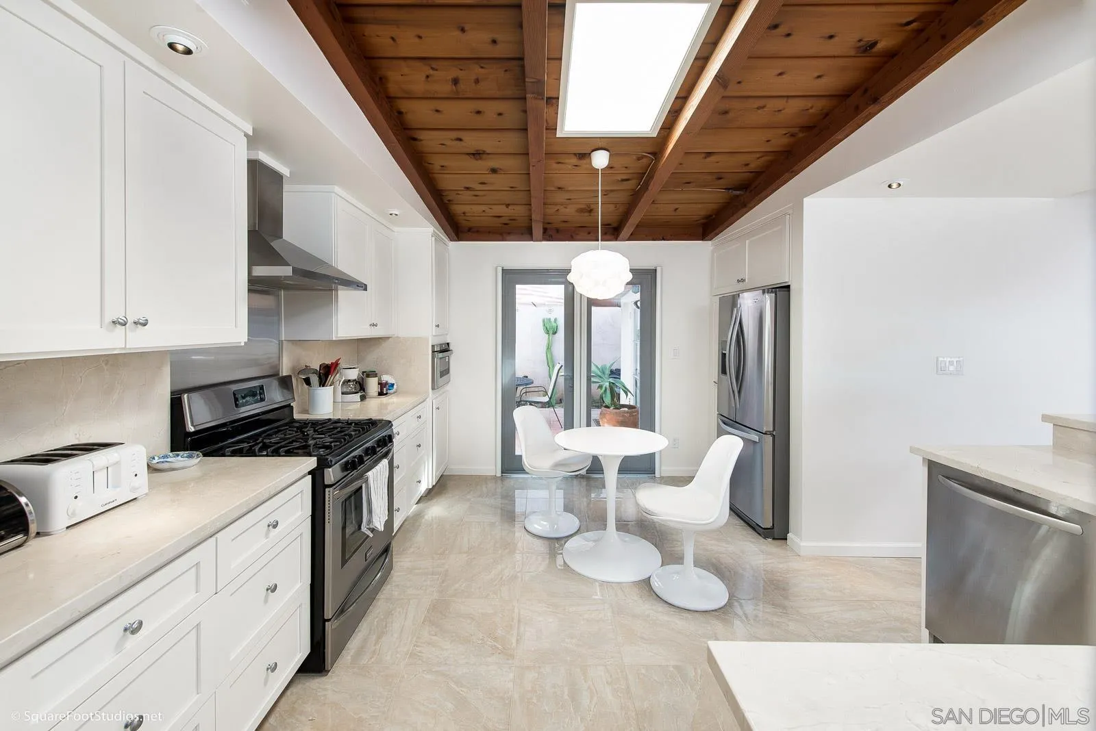 La Jolla, California 92037, United States, 3 Bedrooms Bedrooms, ,3 BathroomsBathrooms,Residential,Active,9560