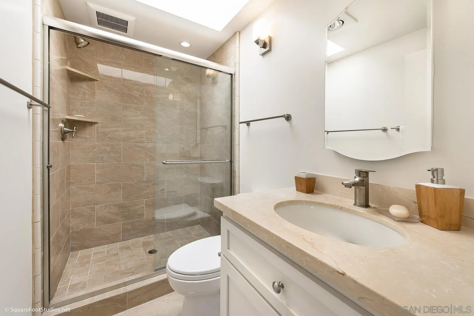 La Jolla, California 92037, United States, 3 Bedrooms Bedrooms, ,3 BathroomsBathrooms,Residential,Active,9560