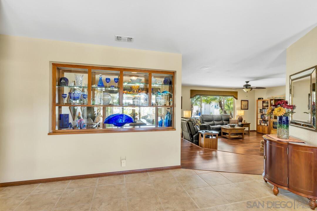 8540 Melrose Ln