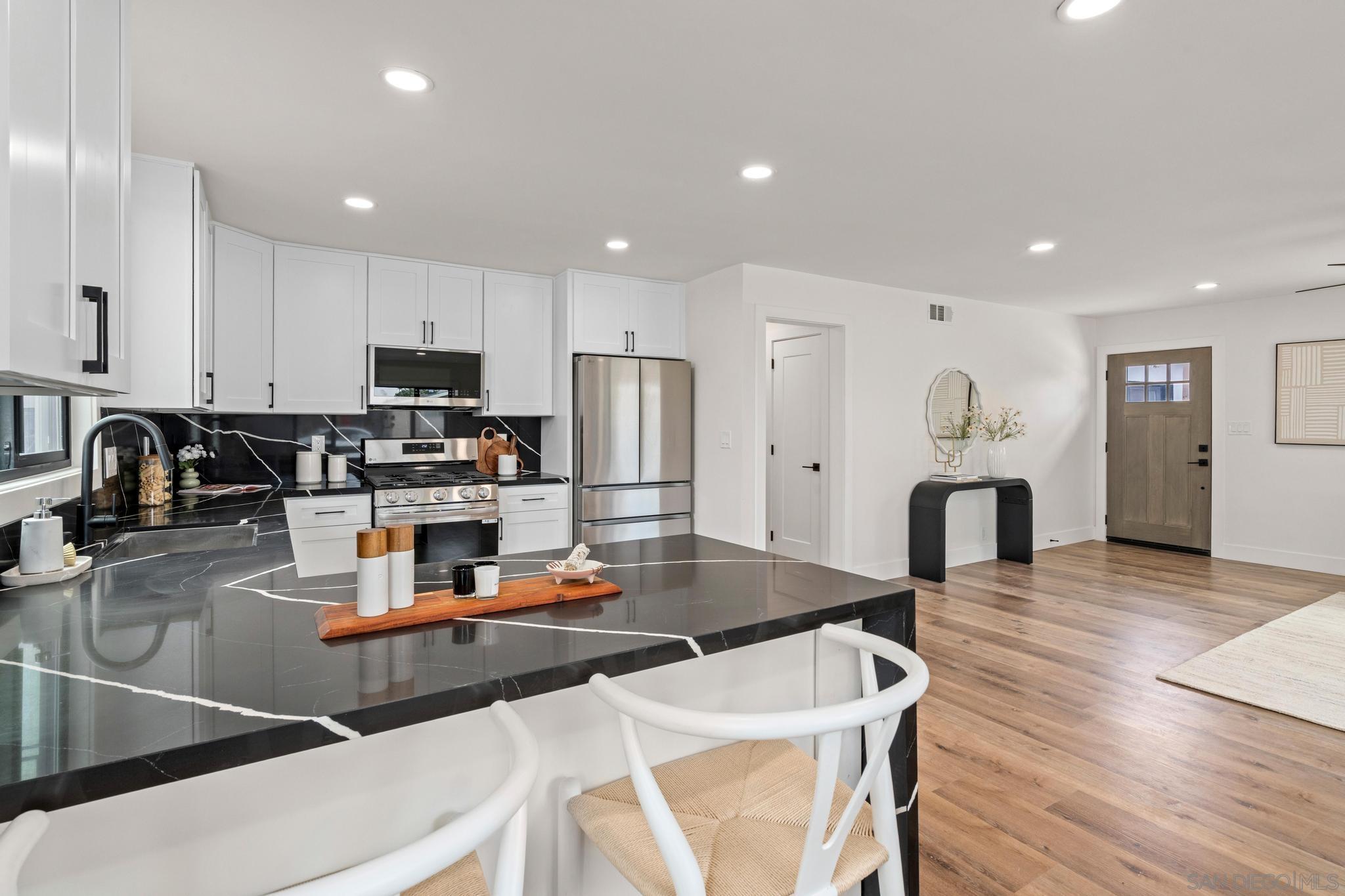 3305 Carolyn Circle