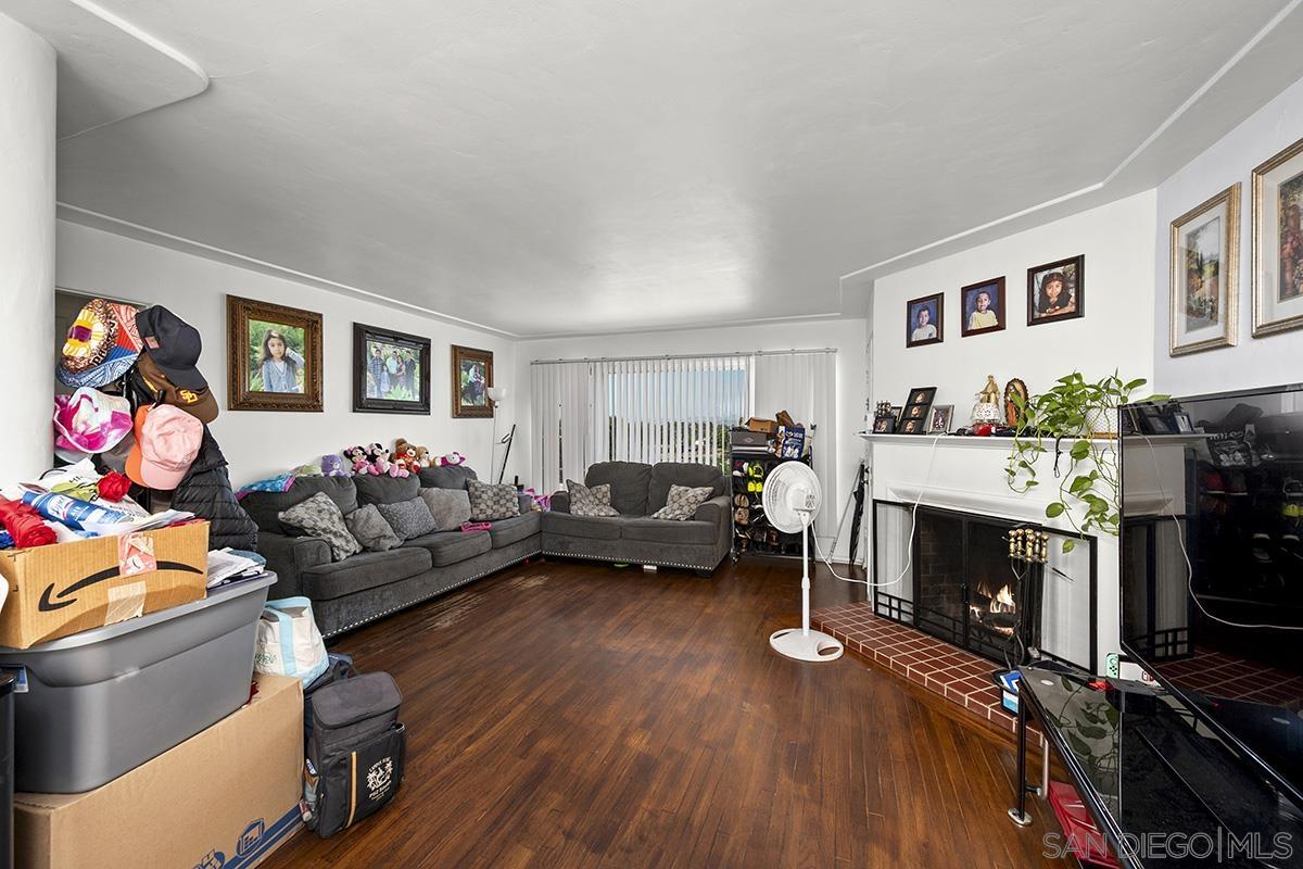9303 Fuerte Dr