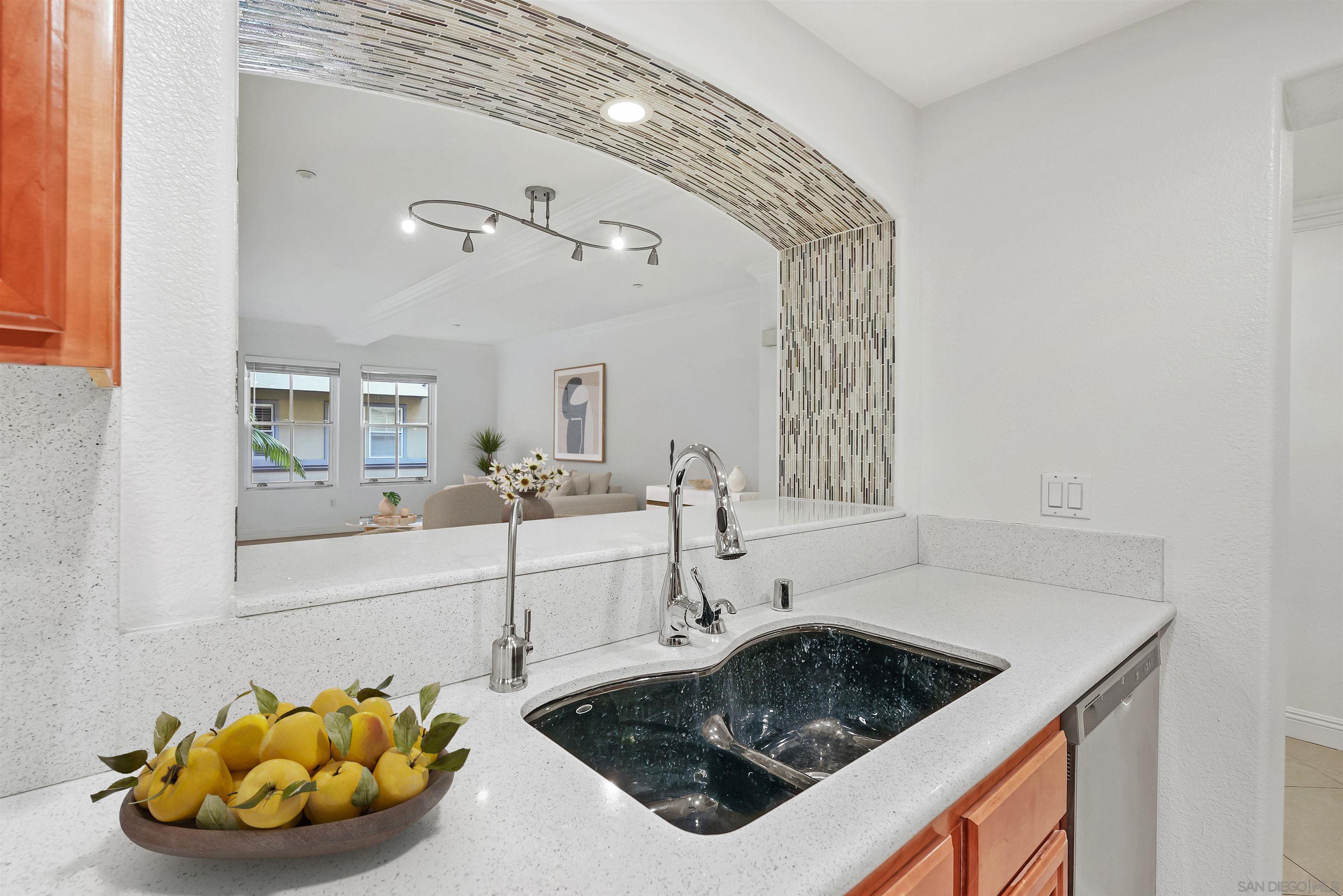 301 W G St 314