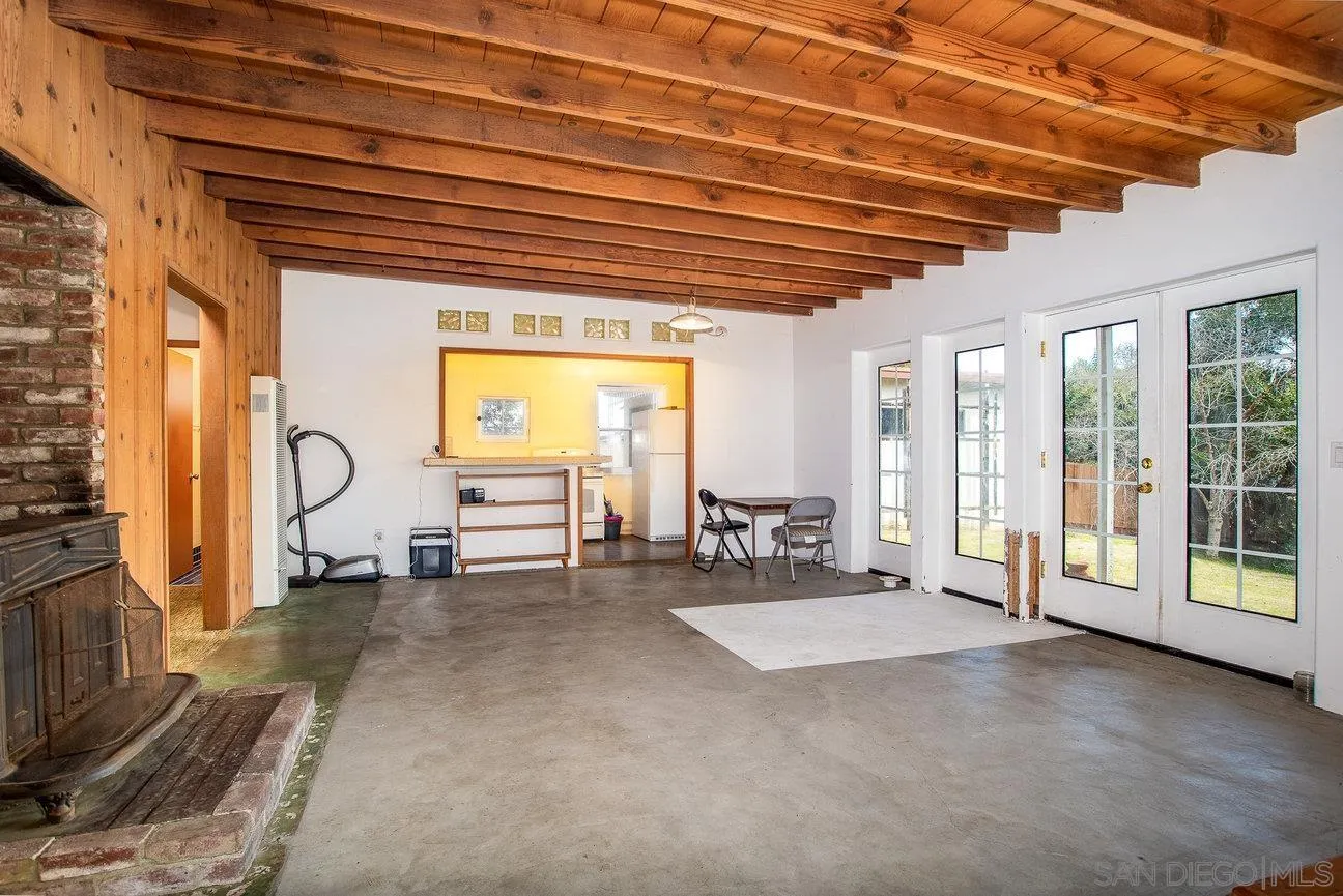 Lemon Grove, California 91945, United States, 2 Bedrooms Bedrooms, ,1 BathroomBathrooms,Residential,Pending,103026