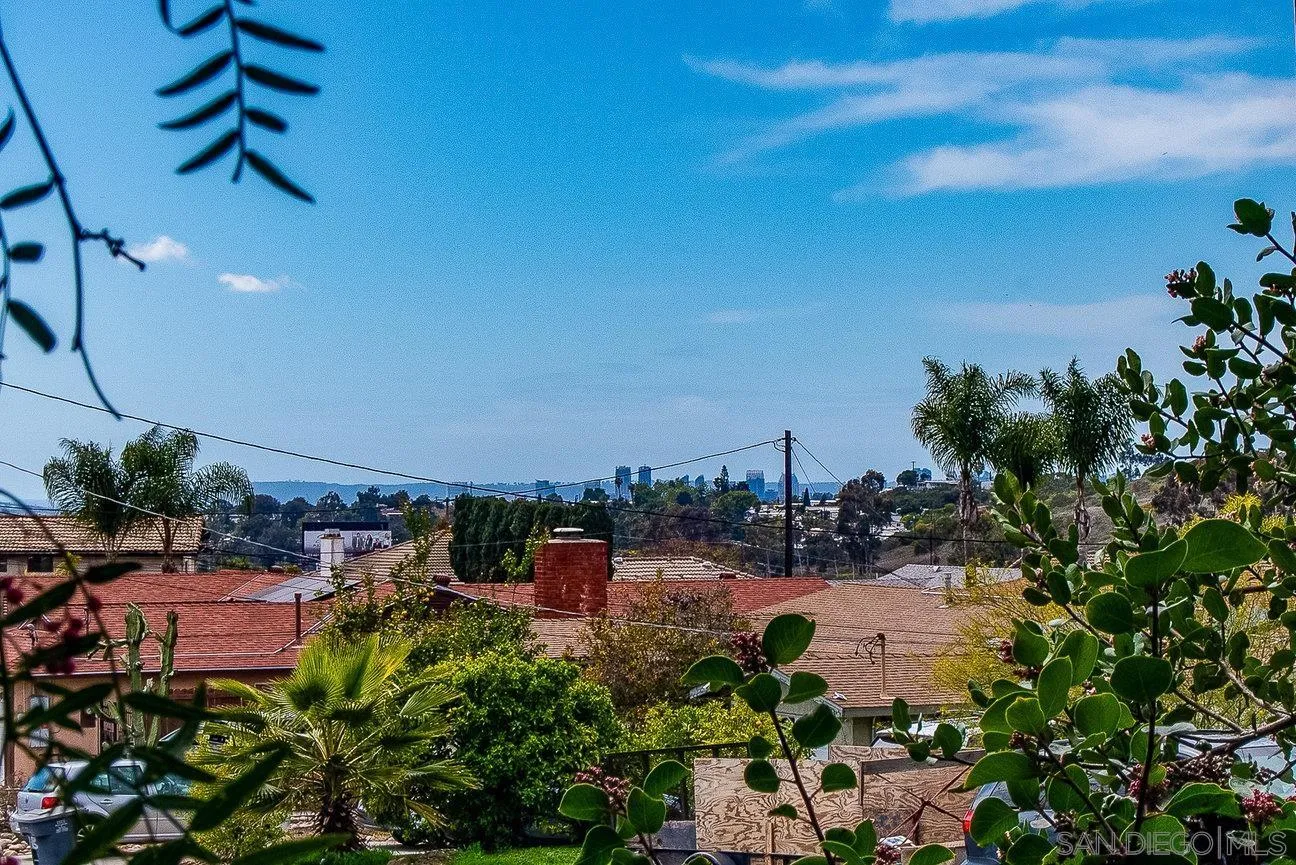 Lemon Grove, California 91945, United States, 2 Bedrooms Bedrooms, ,1 BathroomBathrooms,Residential,Pending,103026