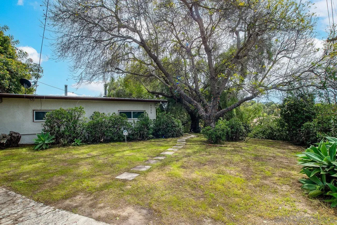 Lemon Grove, California 91945, United States, 2 Bedrooms Bedrooms, ,1 BathroomBathrooms,Residential,Pending,103026